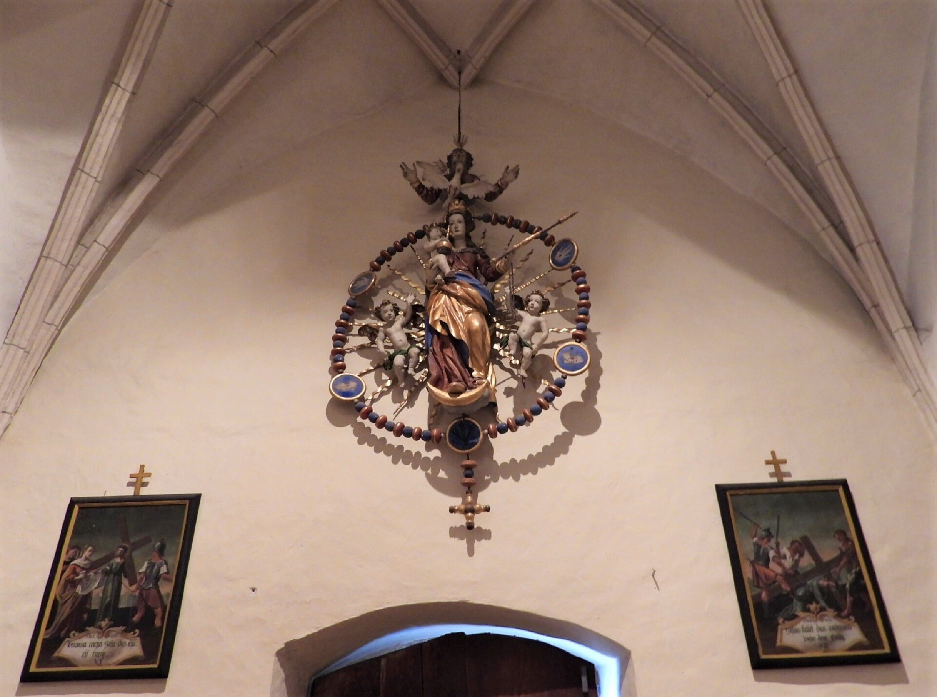 Rückseite Kirche Hofern