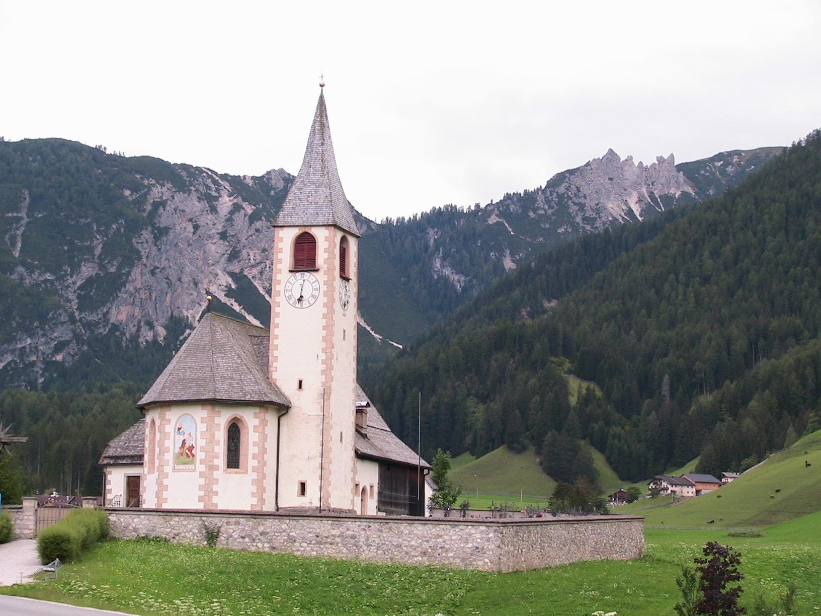 Parish Church "San Vito" Prags/Braies 1 suedtirol.info