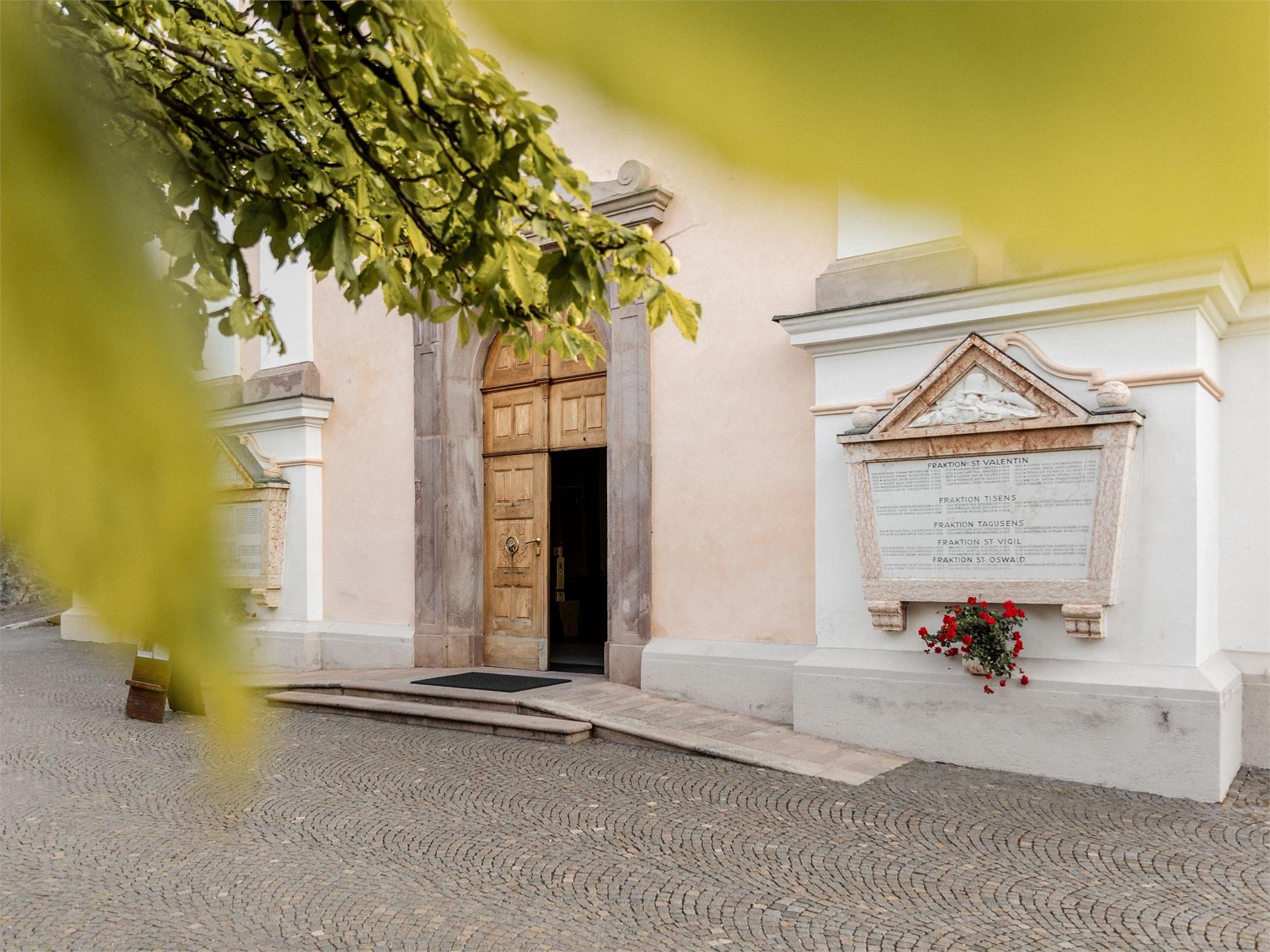 Pfarrkirche von Kastelruth Kastelruth 2 suedtirol.info
