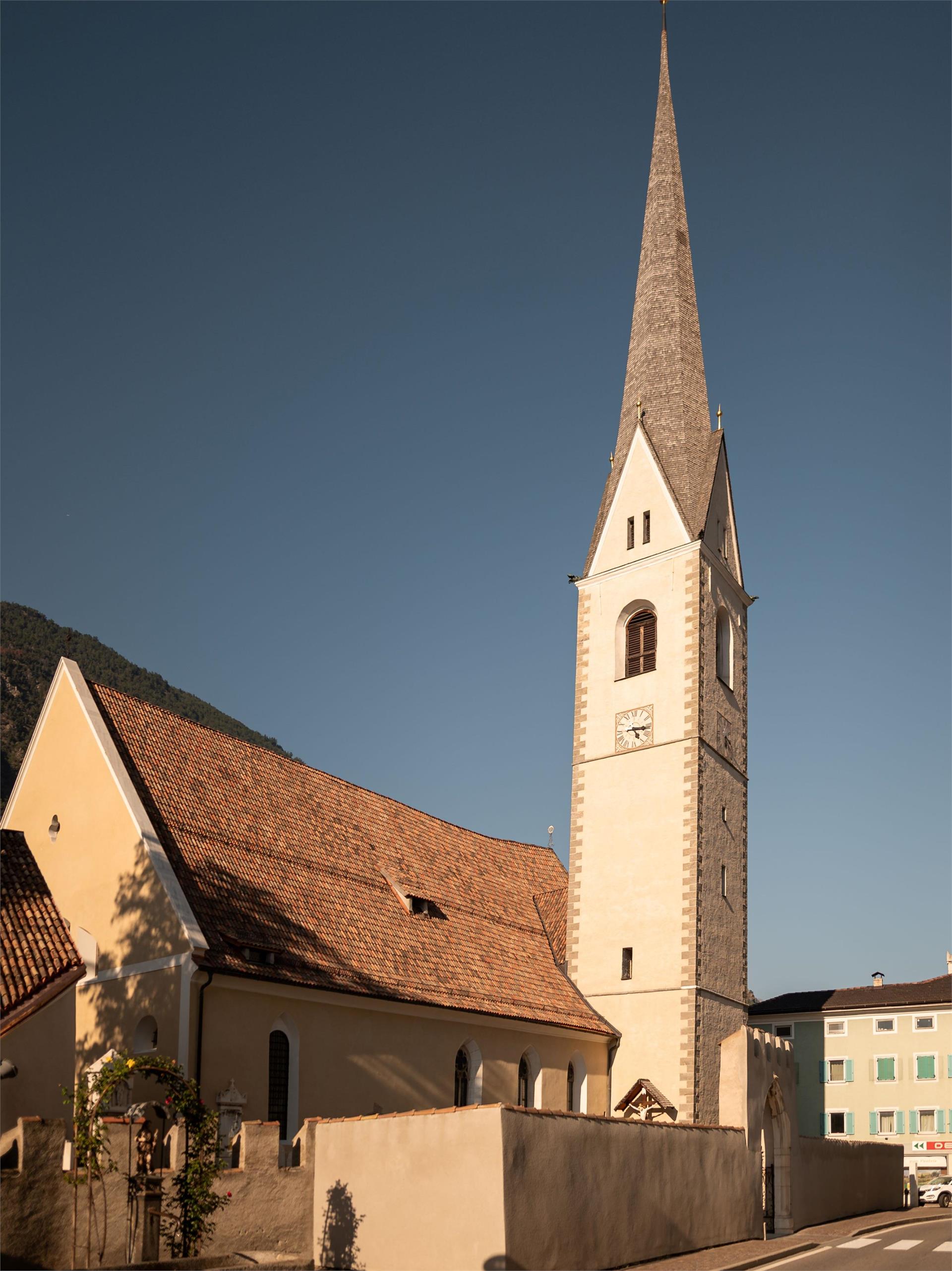 Chiesa parrocchiale dei Santi Pietro e Paolo Laces 1 suedtirol.info