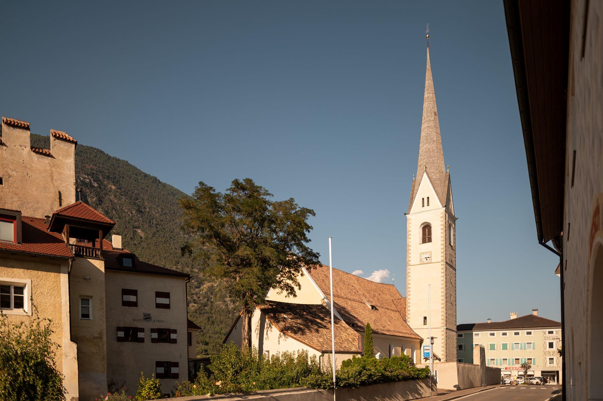 Chiesa parrocchiale dei Santi Pietro e Paolo Laces 2 suedtirol.info