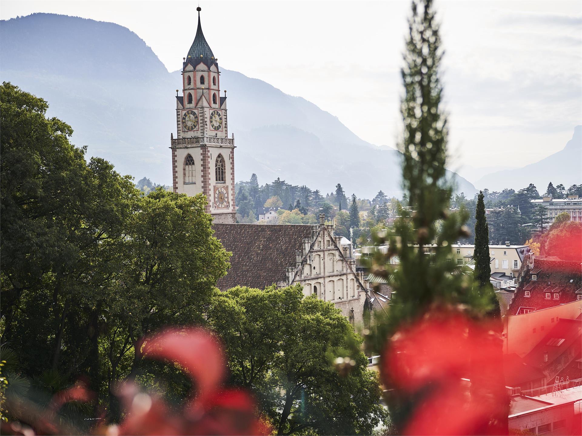 The St. Nikolaus cathedral Meran/Merano 1 suedtirol.info