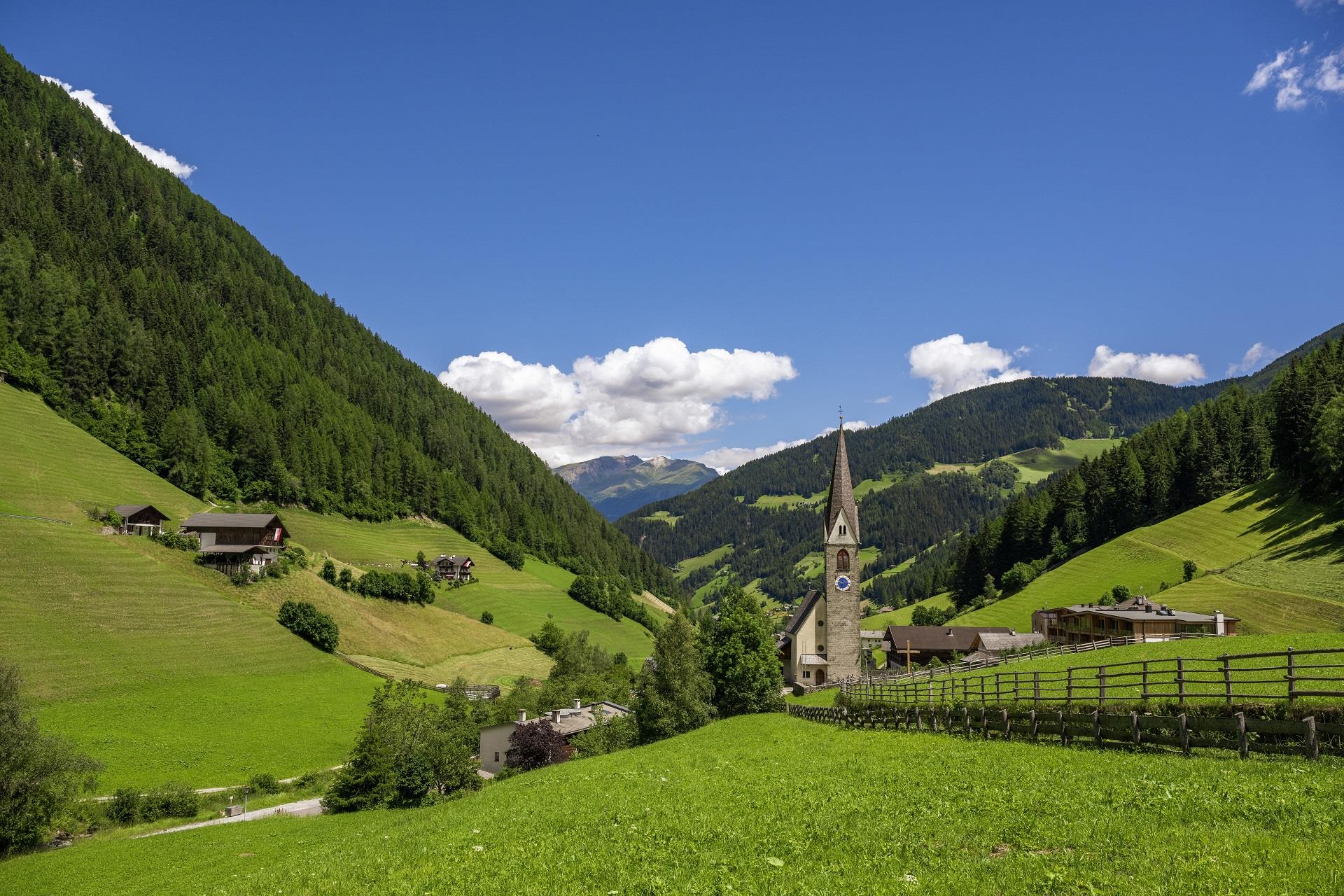 Pfarrkirche zur hl. Ursula Ratschings 1 suedtirol.info