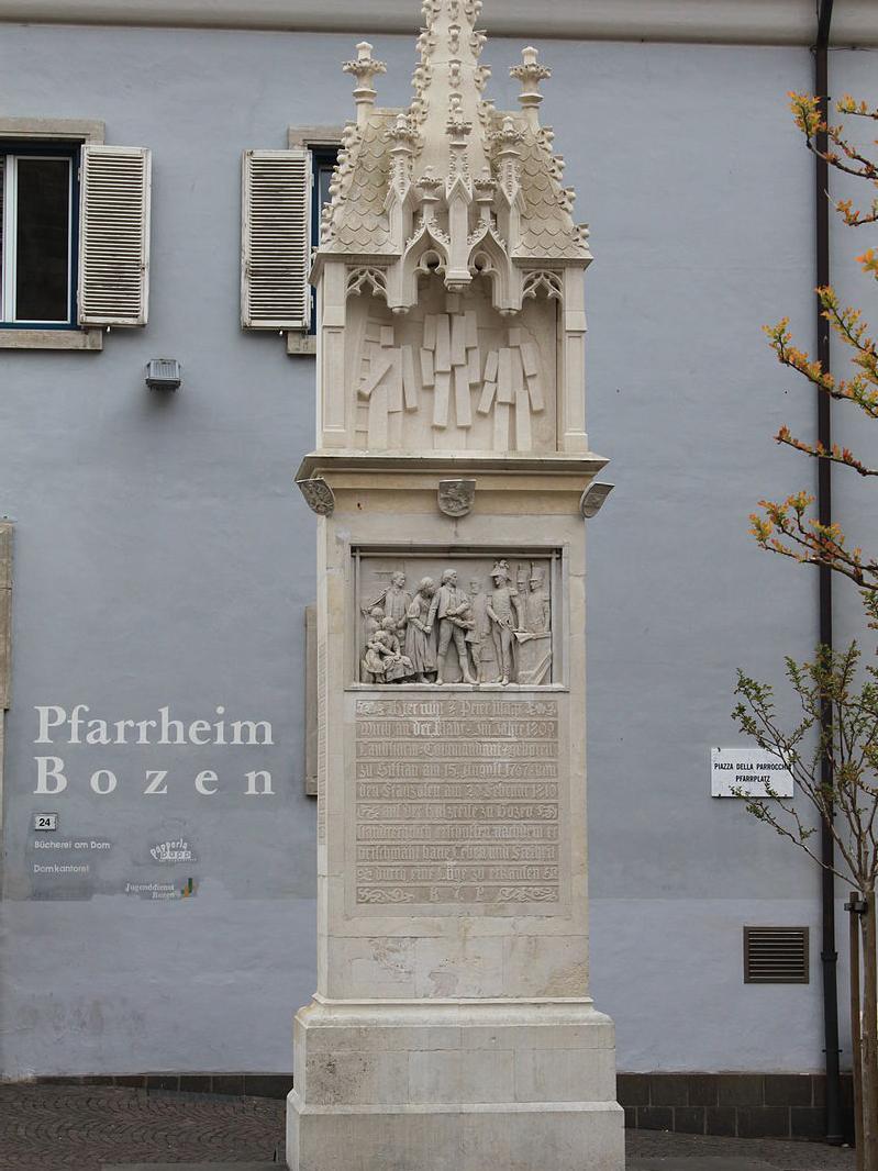 Monumento a Peter Mayr Bolzano 1 suedtirol.info