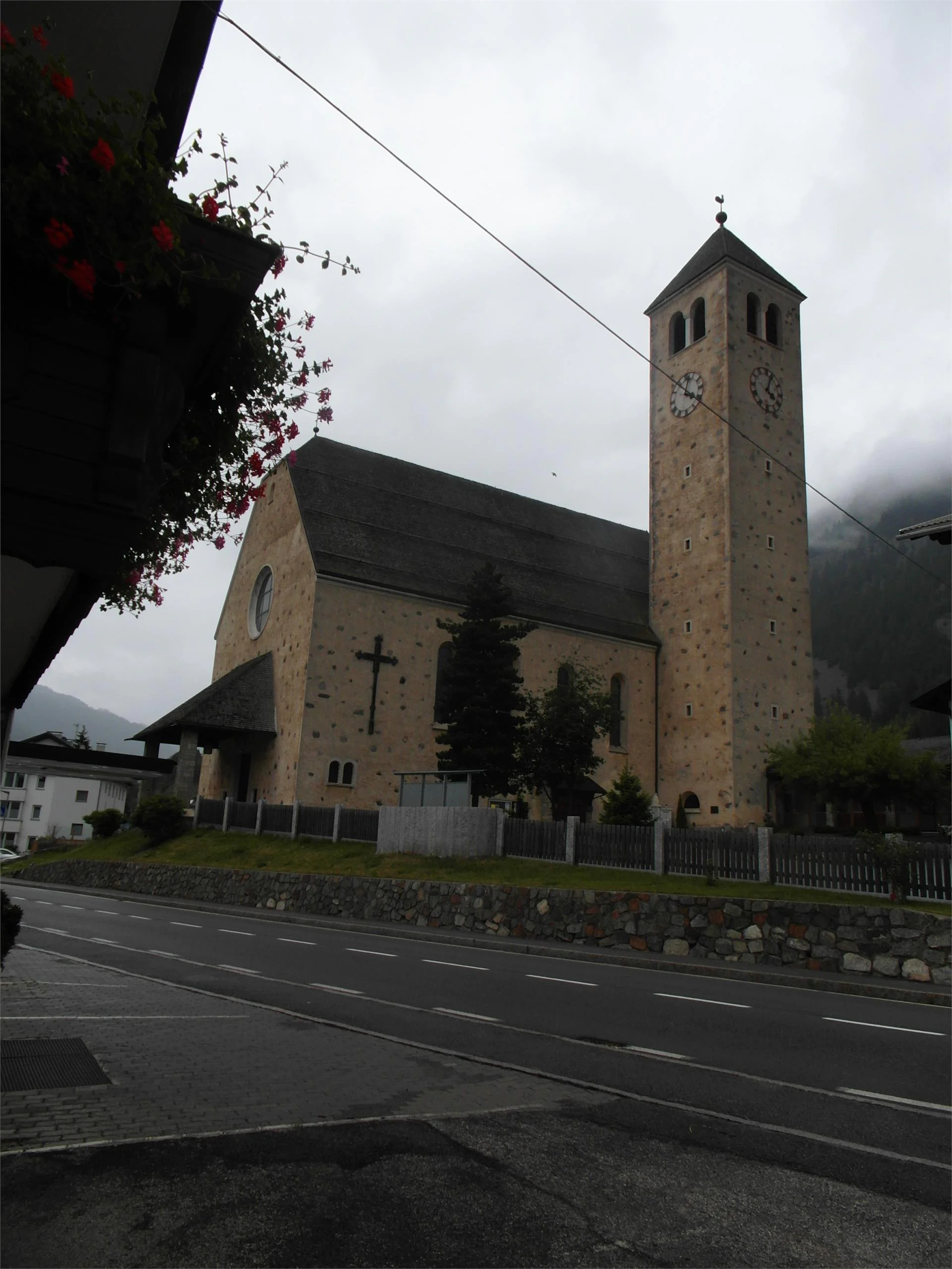 Chiesa parrocchiale di San Sebastiano a Resia  2 suedtirol.info