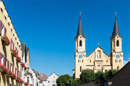 Pfarrkirche Bruneck  2 suedtirol.info