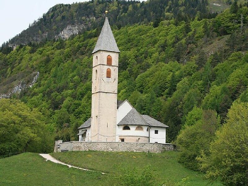 Church of San Leonhard - Alto Adige Wine Road - #1 - suedtirol.info