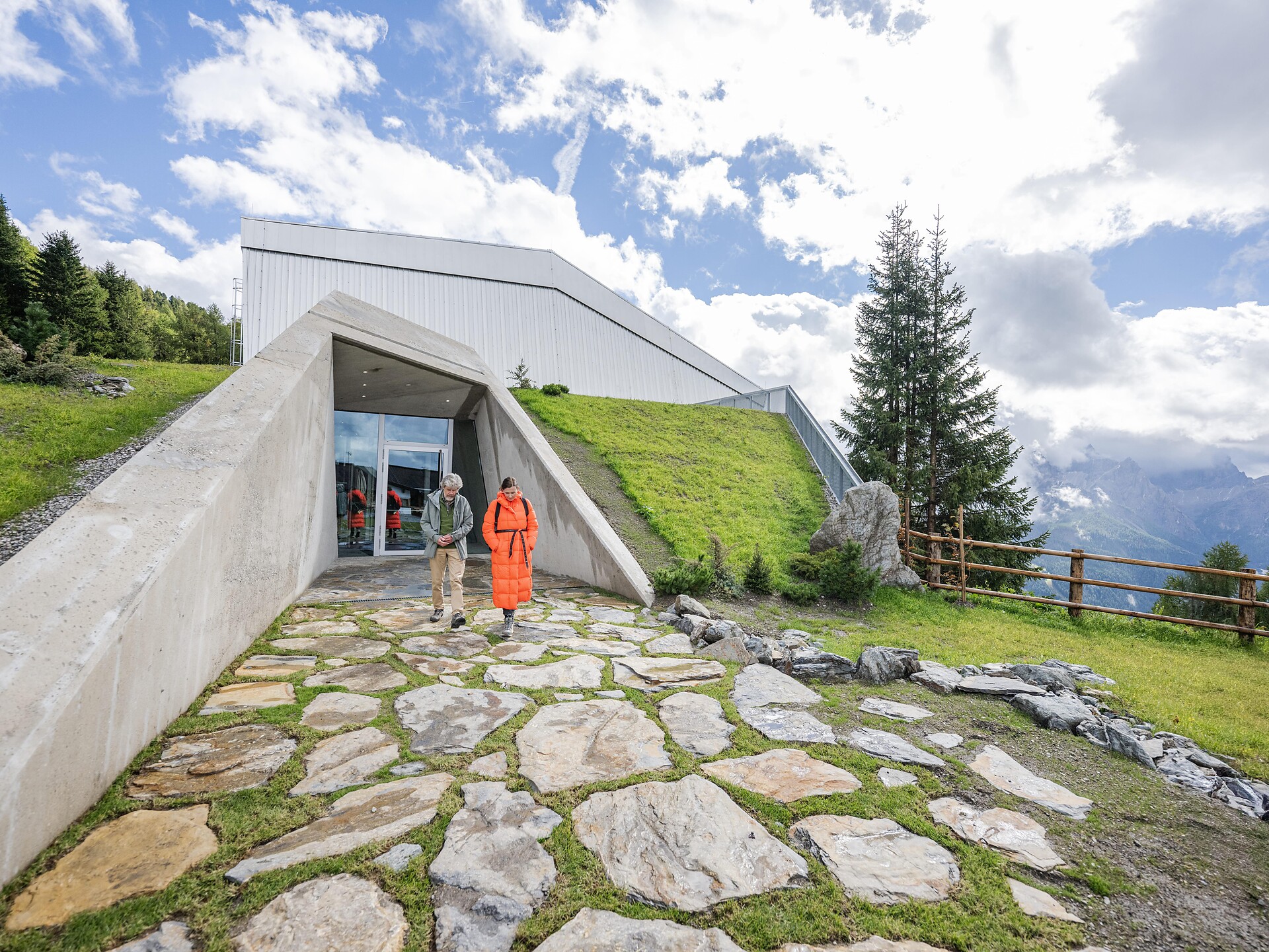 Reinhold Messner Haus - Dolomites Region 3 Zinnen - #1 - suedtirol.info