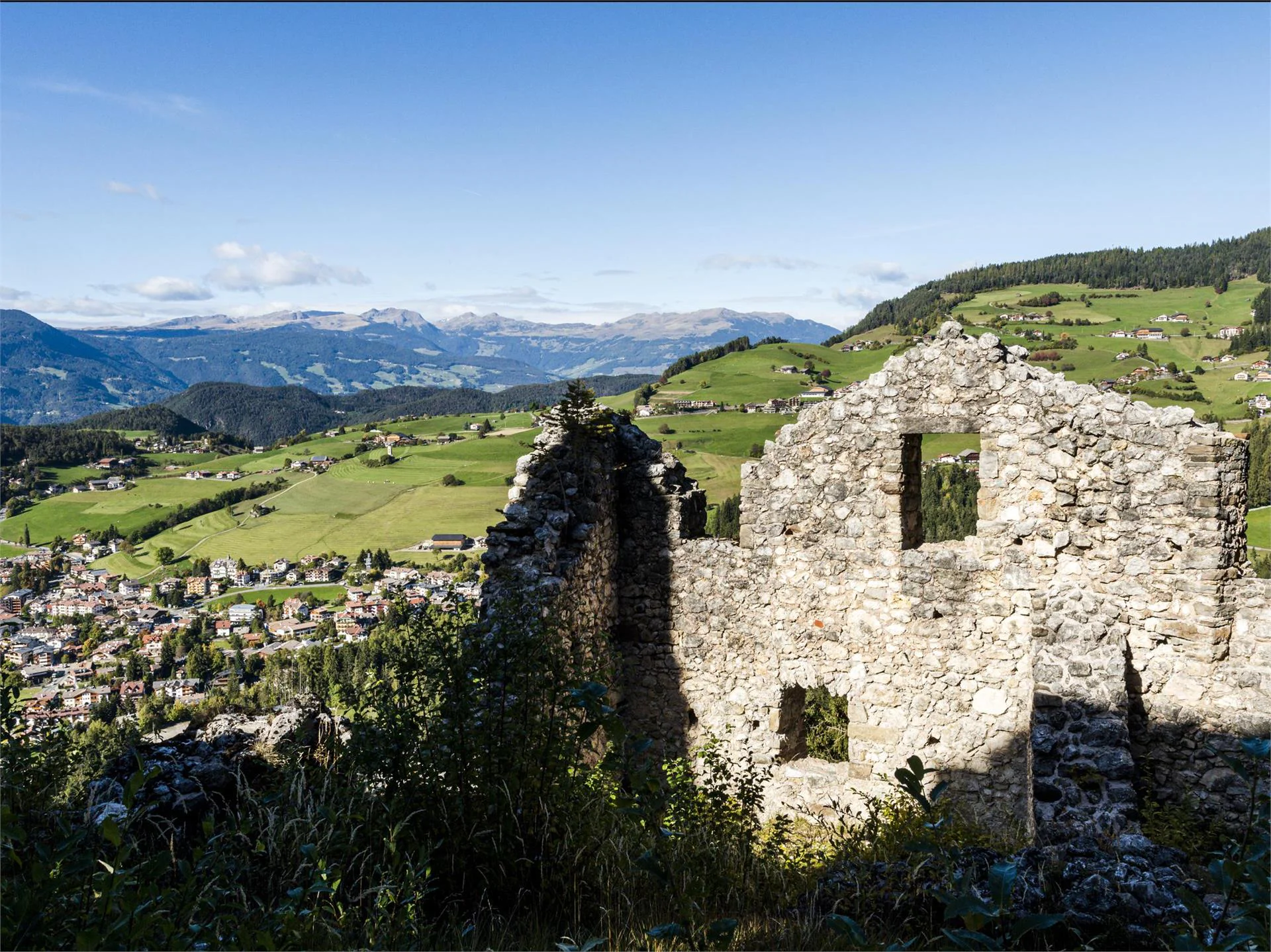 The ruins of Hauenstein Kastelruth/Castelrotto 5 suedtirol.info