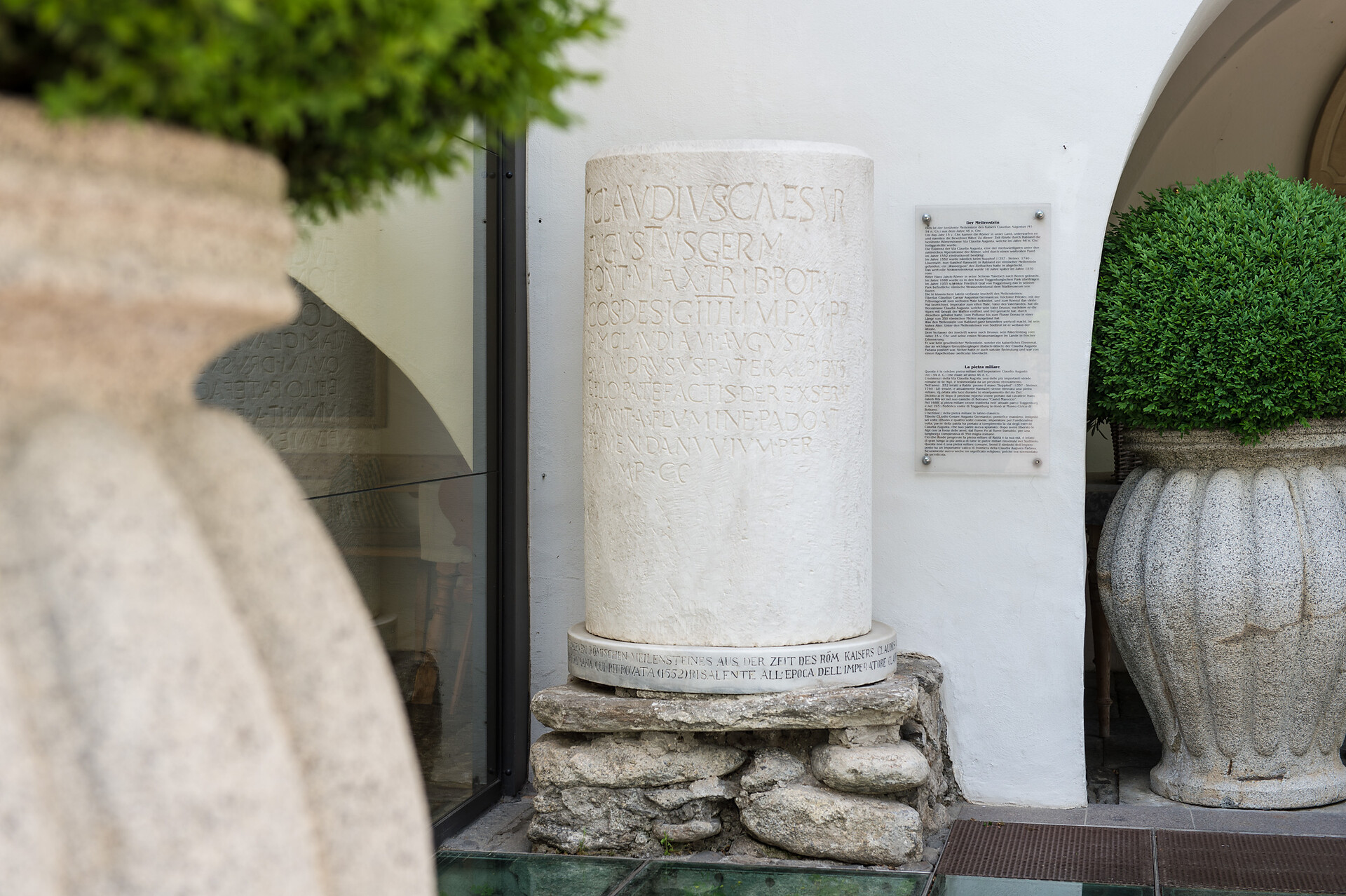 Copia della pietra miliare trovata a Rablá