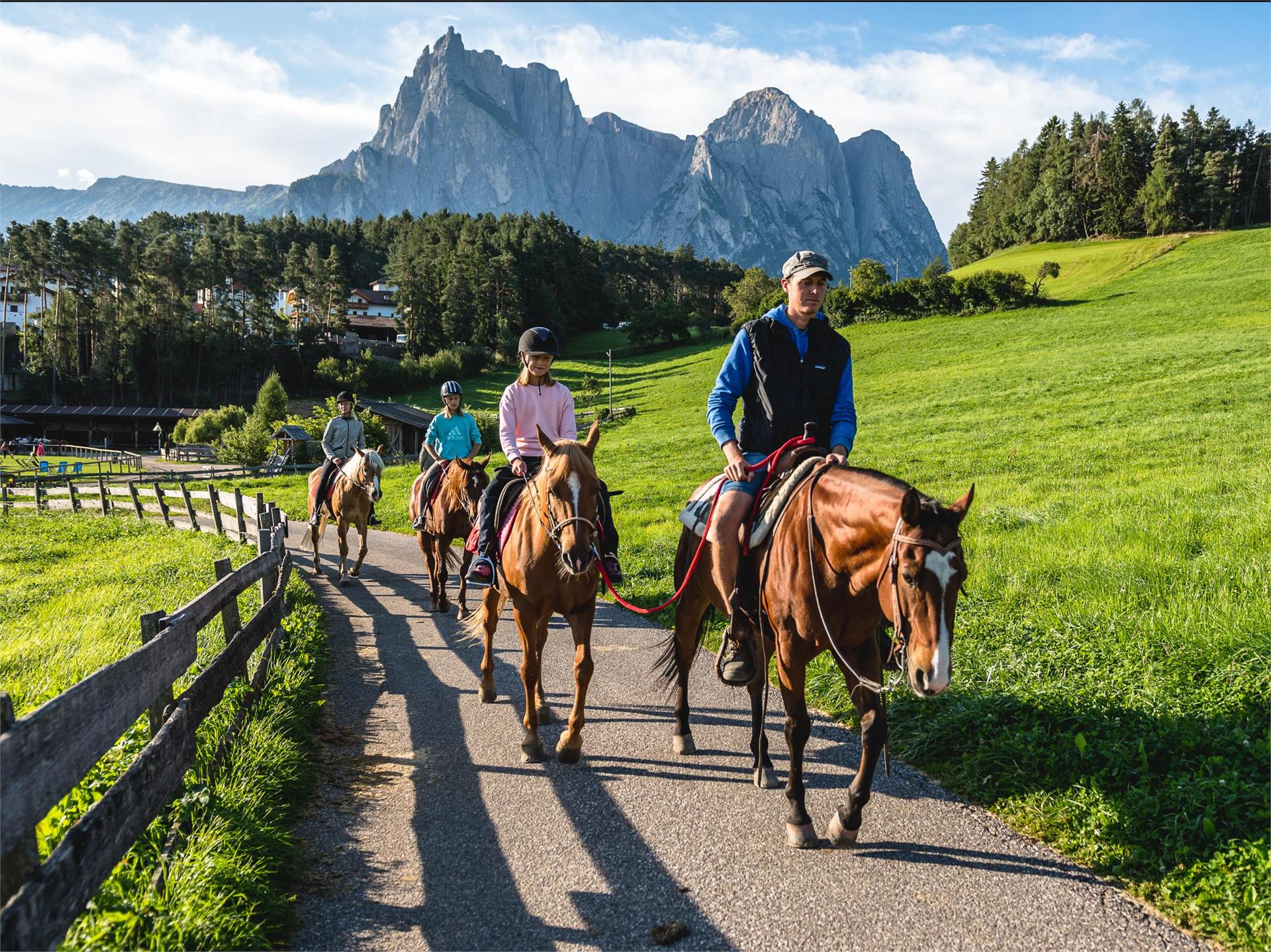 Maneggio Unterlanzin Castelrotto 1 suedtirol.info