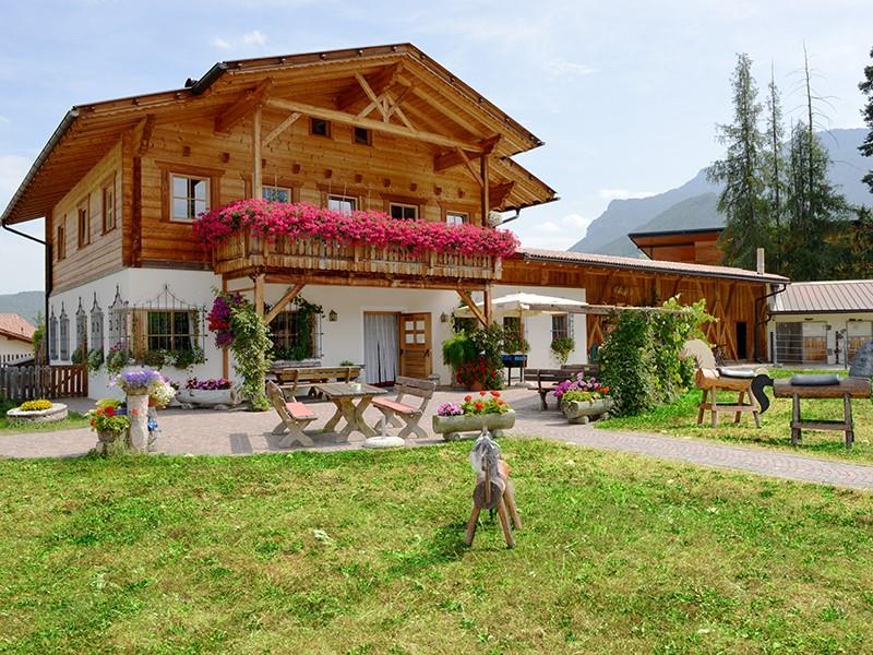 Maneggio Unterlanzin Castelrotto 2 suedtirol.info