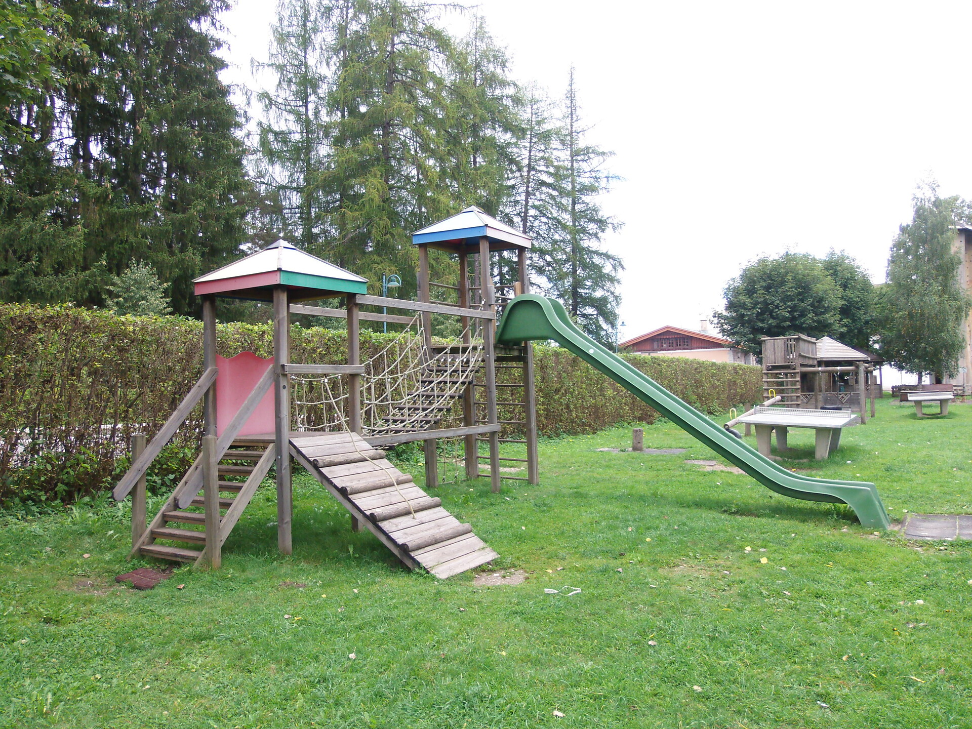playground train station