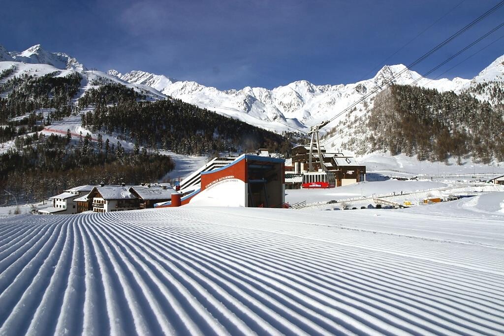Ski area Val Senales Glacier