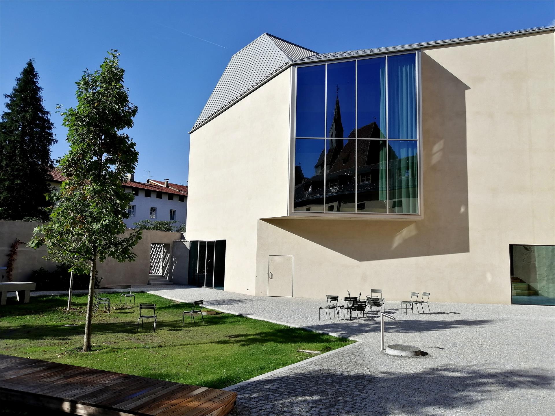 Biblioteca Civica Bressanone Bressanone 1 suedtirol.info