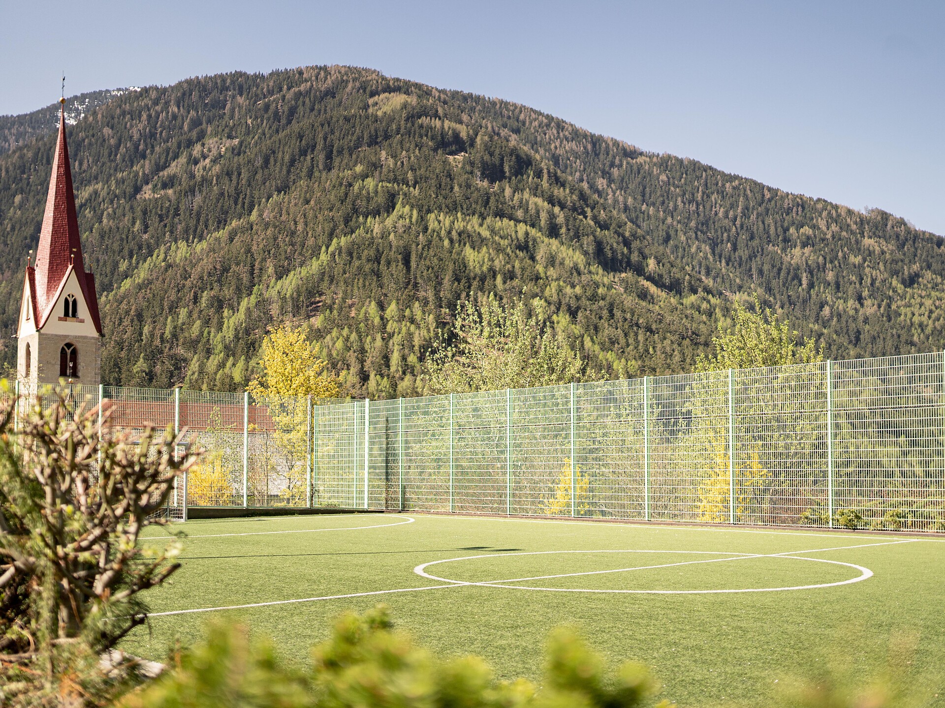 Naherholungszone mit Spielplatz im Dorfzentrum Lüsen 2 suedtirol.info