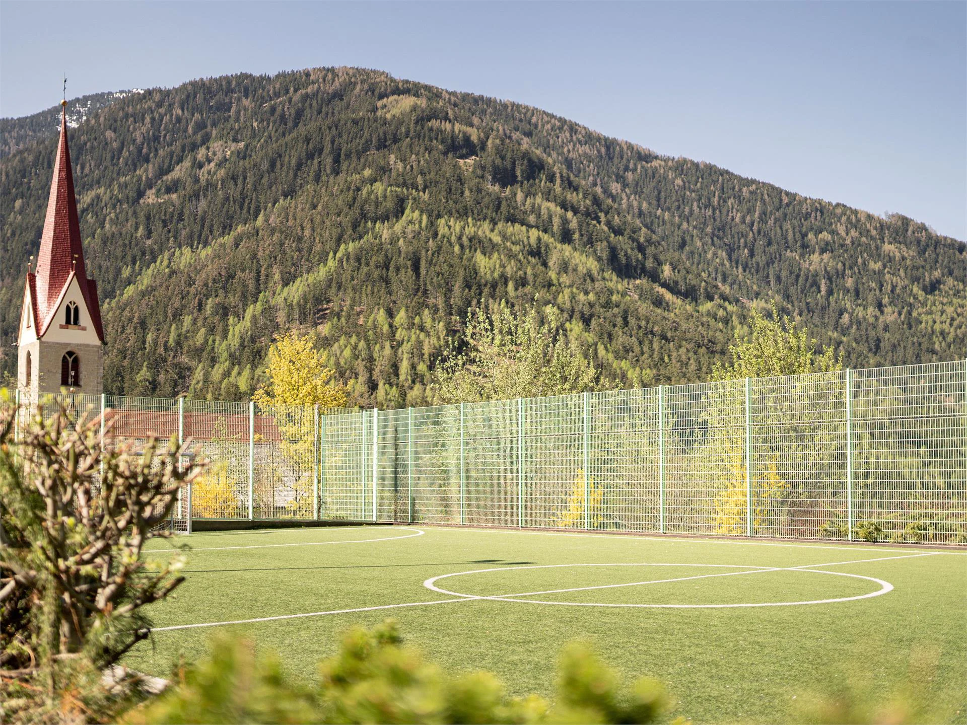 Naherholungszone mit Spielplatz im Dorfzentrum Lüsen 2 suedtirol.info