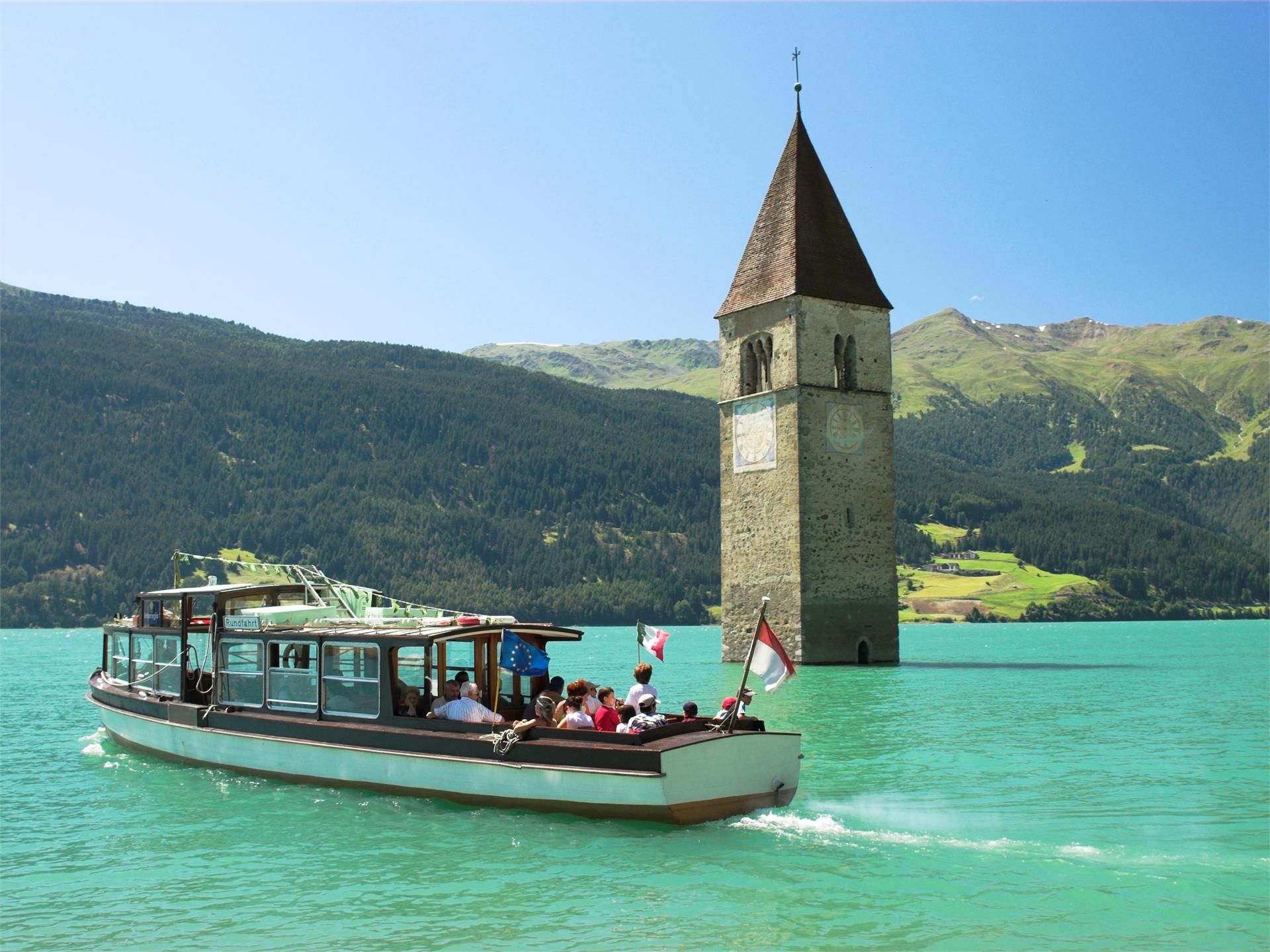 Schiffsrundfahrt mit der MS Hubertus Interregio Graun im Vinschgau 1 suedtirol.info