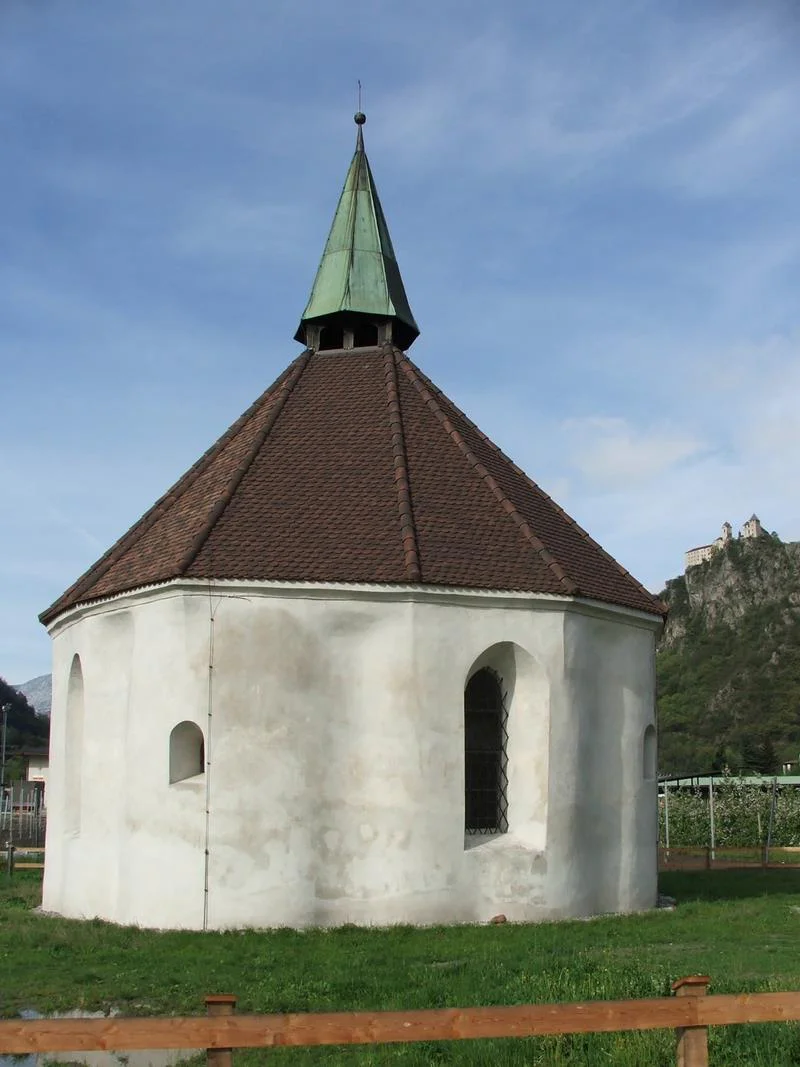 Hospital church in Chiusa/Klausen Klausen/Chiusa 1 suedtirol.info