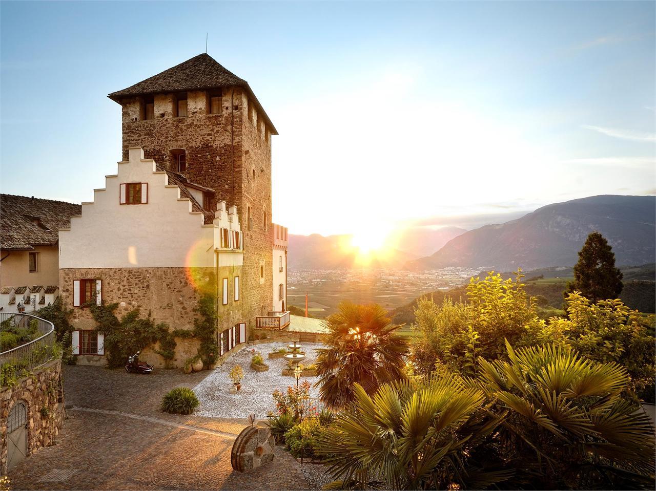 Hotel Castel Corba Appiano sulla Strada del Vino 1 suedtirol.info