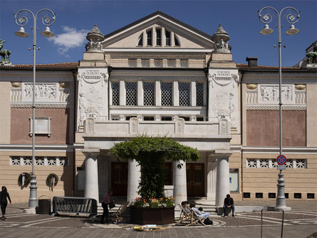 Puccini Theatre  1 suedtirol.info