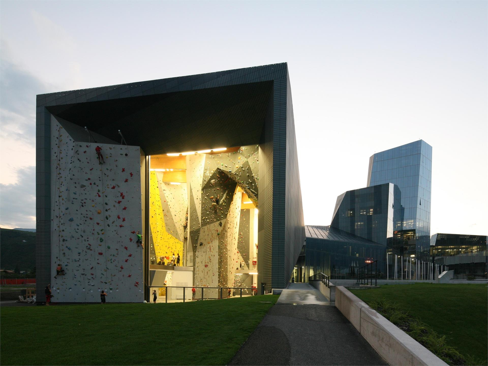 Salewa Cube Kletterhalle Marling 1 suedtirol.info