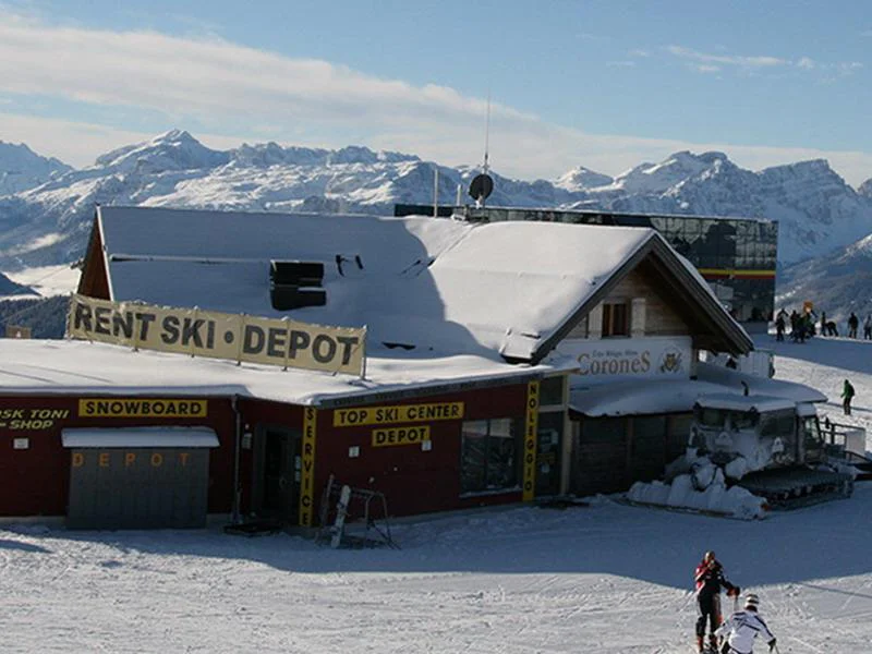 Ski rental 2025 service