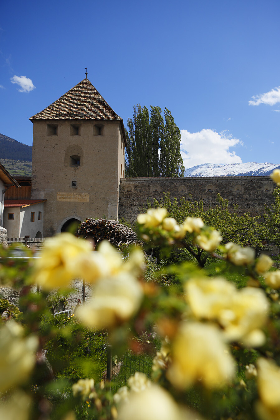 Sluderno Gate Tower