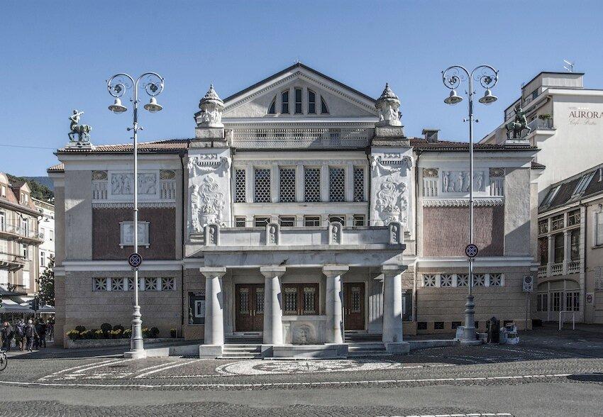 Stadttheater Meran Meran 2 suedtirol.info