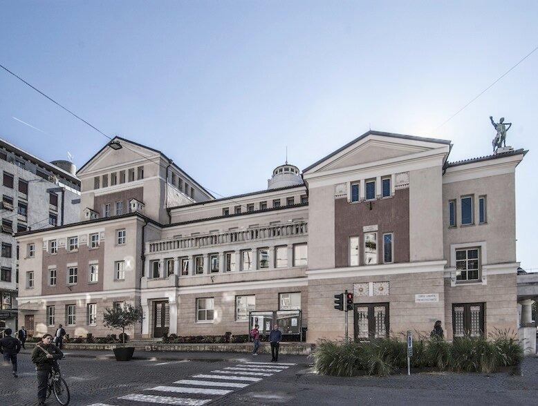 Stadttheater Meran Meran 1 suedtirol.info