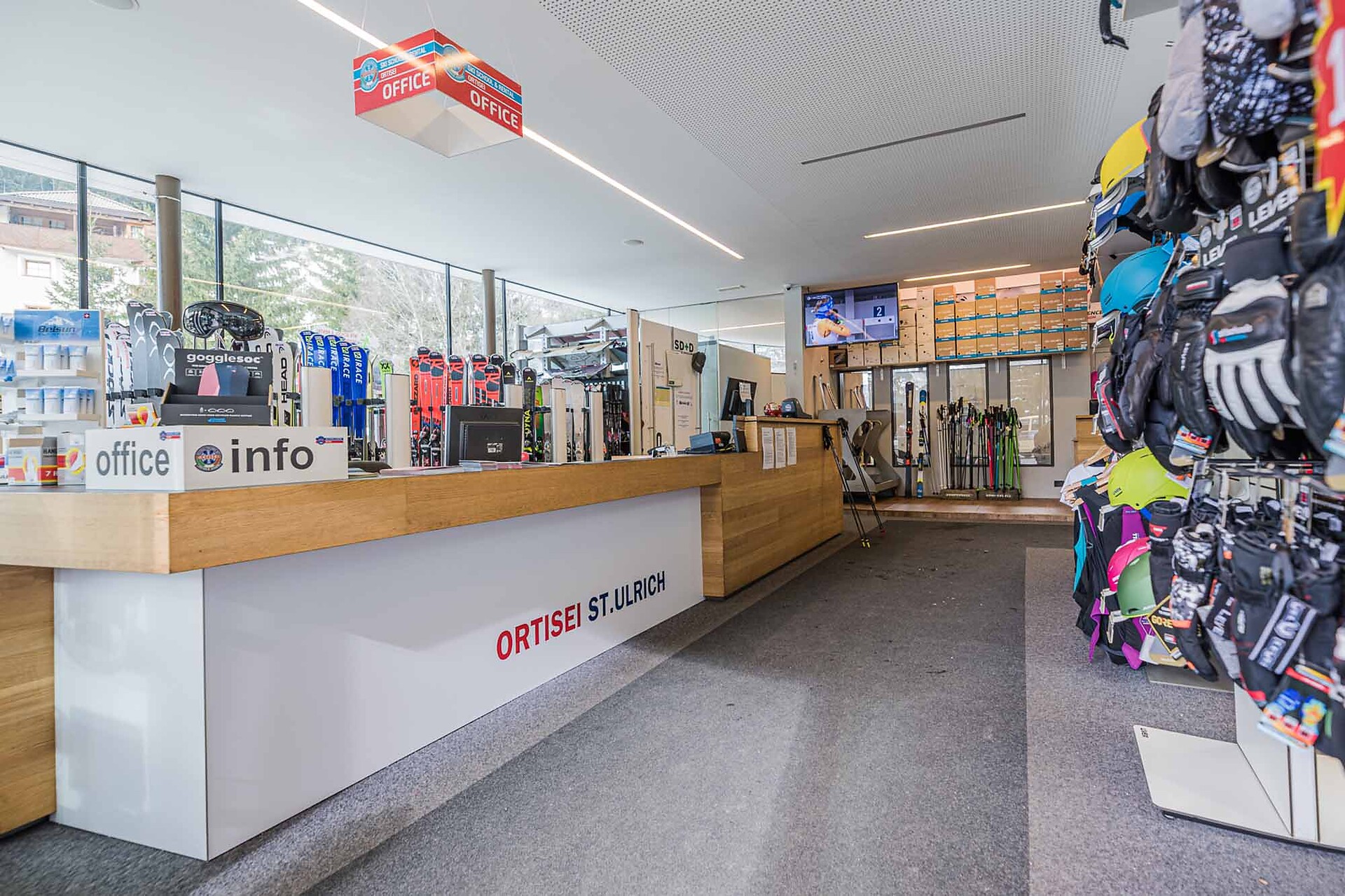 Skischool Rental Seceda