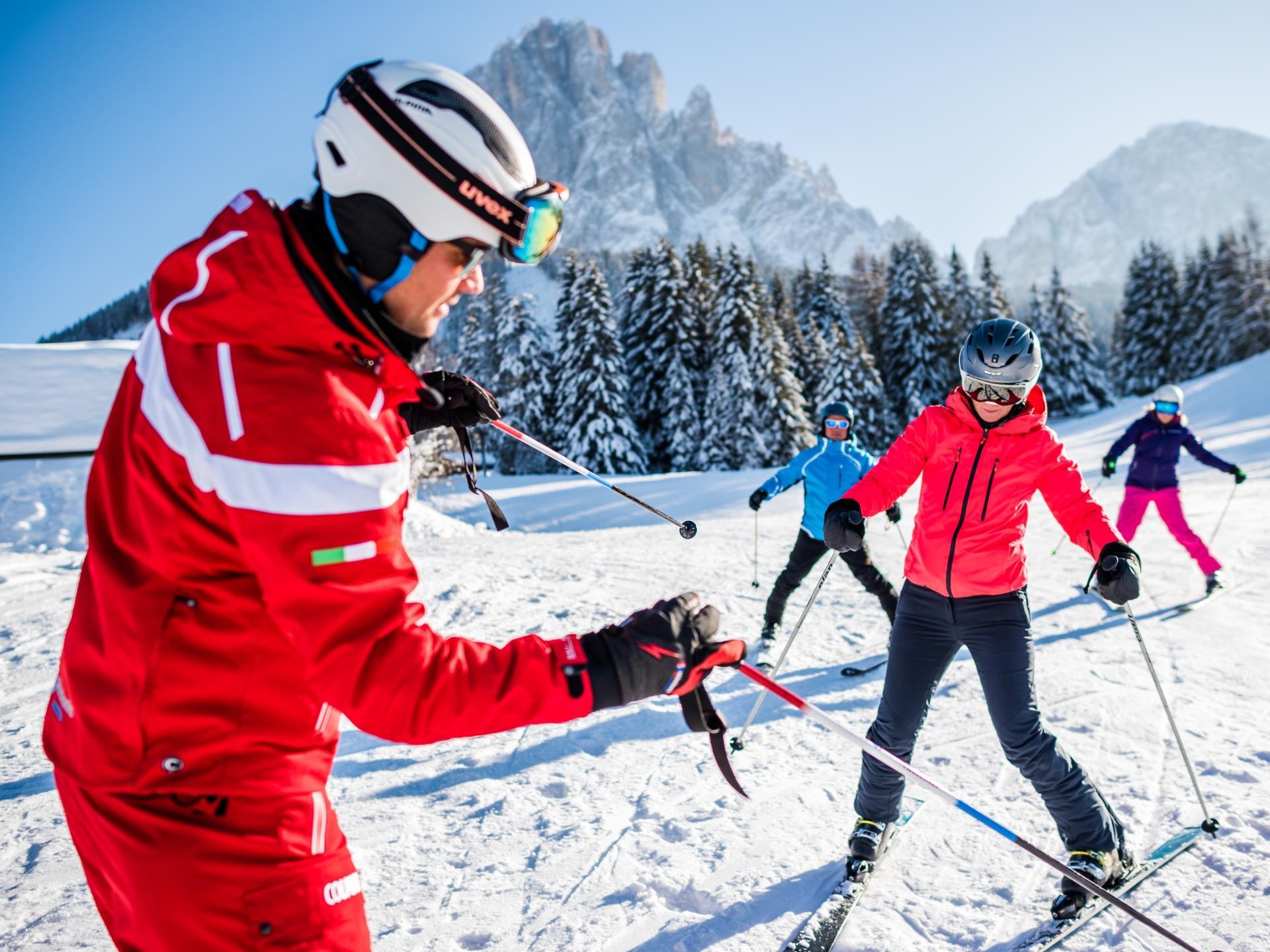 Ski & Snowboard School S. Cristina S.Crestina Gherdëina/Santa Cristina Val Gardana 19 suedtirol.info