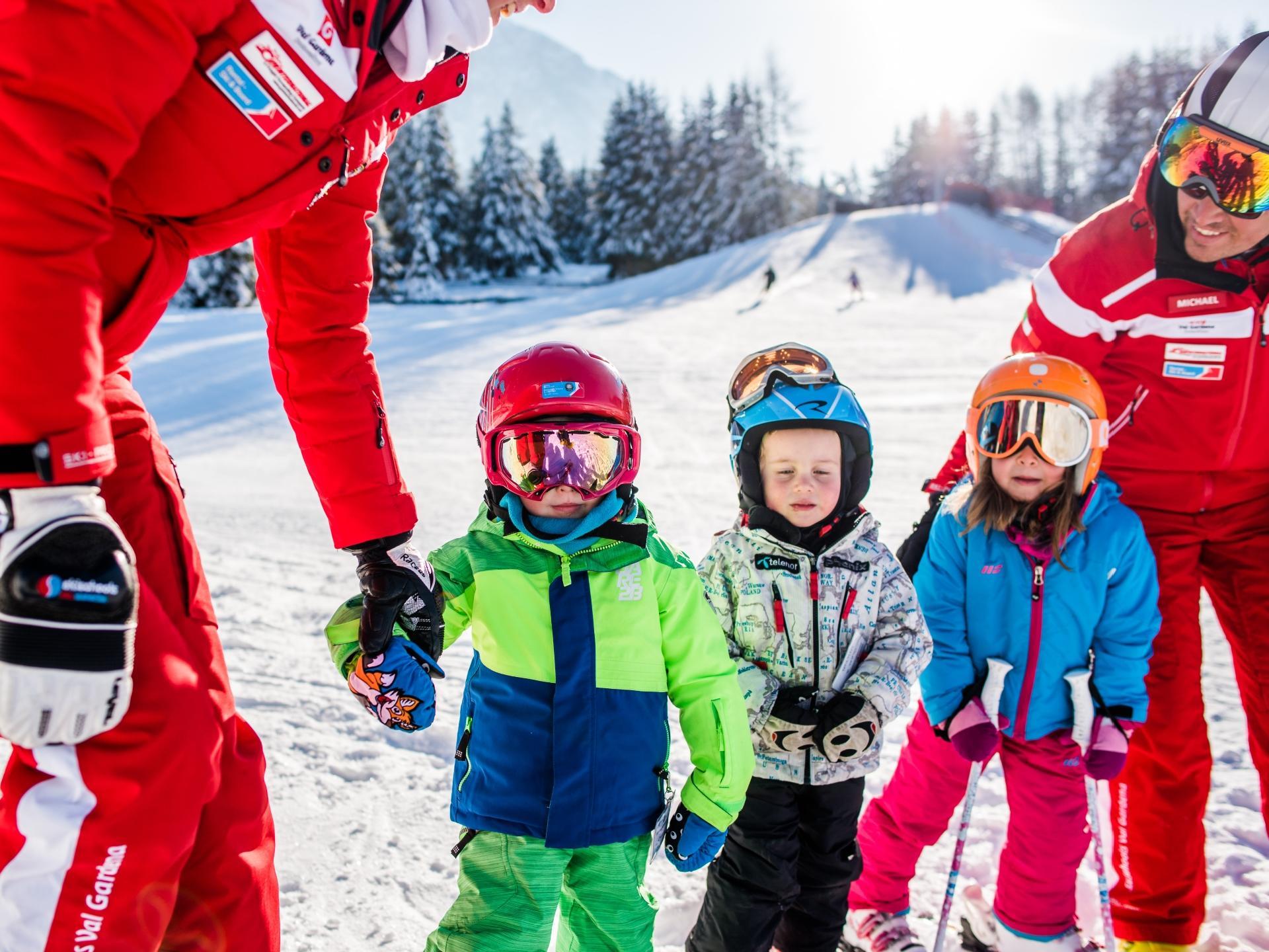 Ski & Snowboard School S. Cristina S.Crestina Gherdëina/Santa Cristina Val Gardana 14 suedtirol.info
