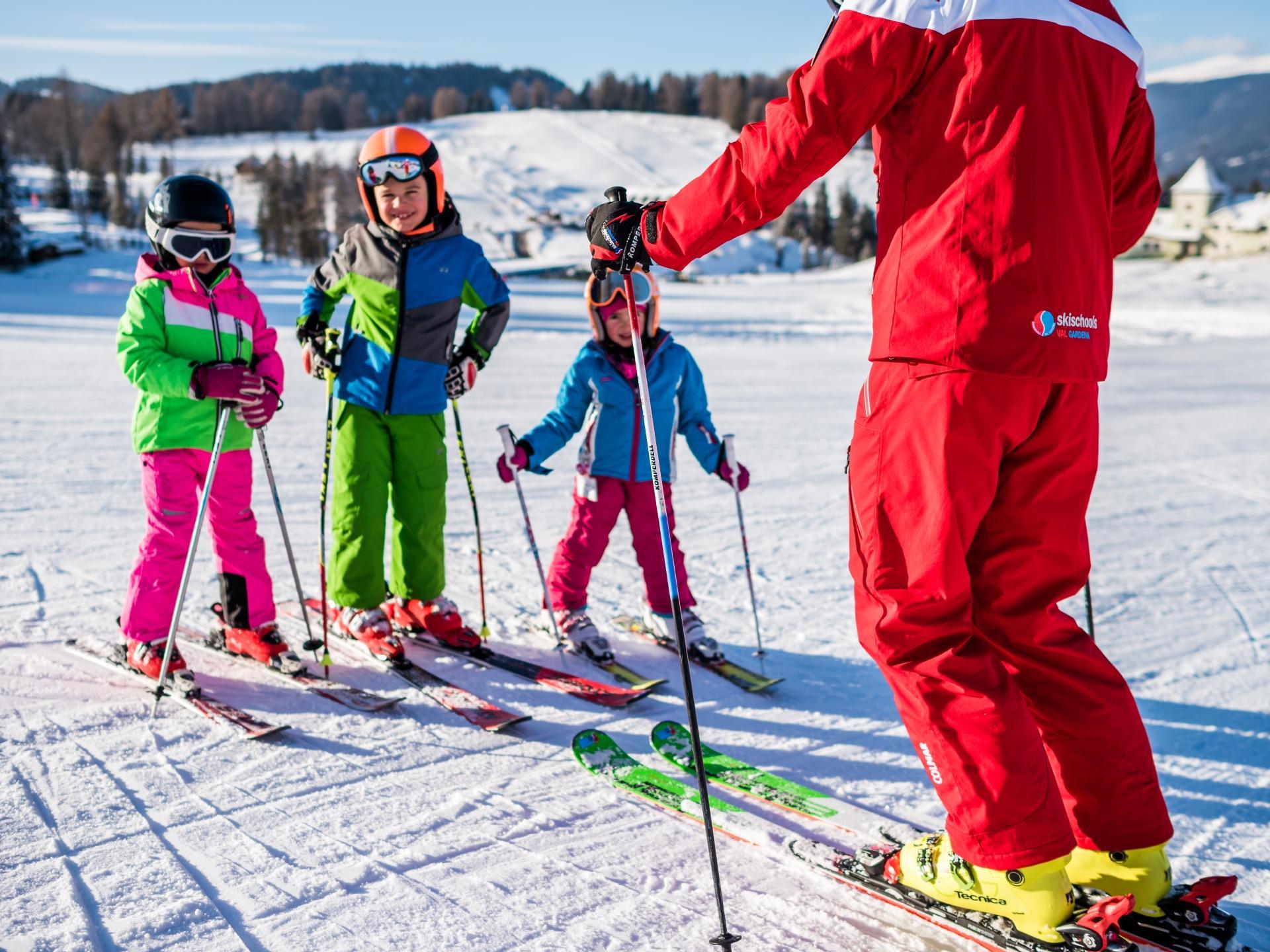 Ski & Snowboard School S. Cristina S.Crestina Gherdëina/Santa Cristina Val Gardana 26 suedtirol.info