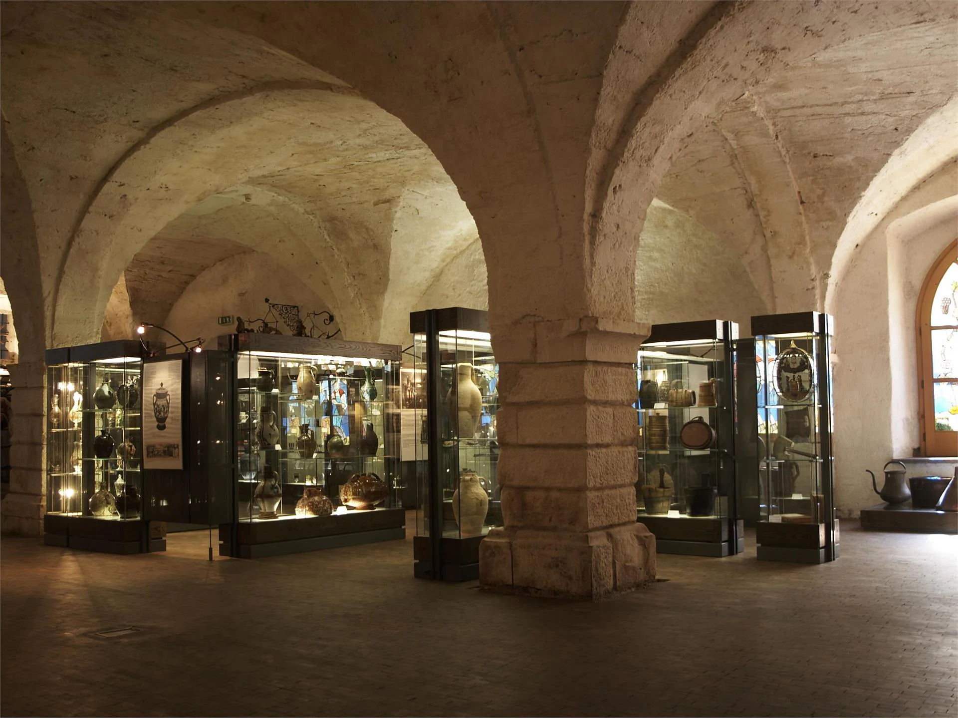 Museo provinciale del vino Caldaro sulla Strada del Vino 10 suedtirol.info