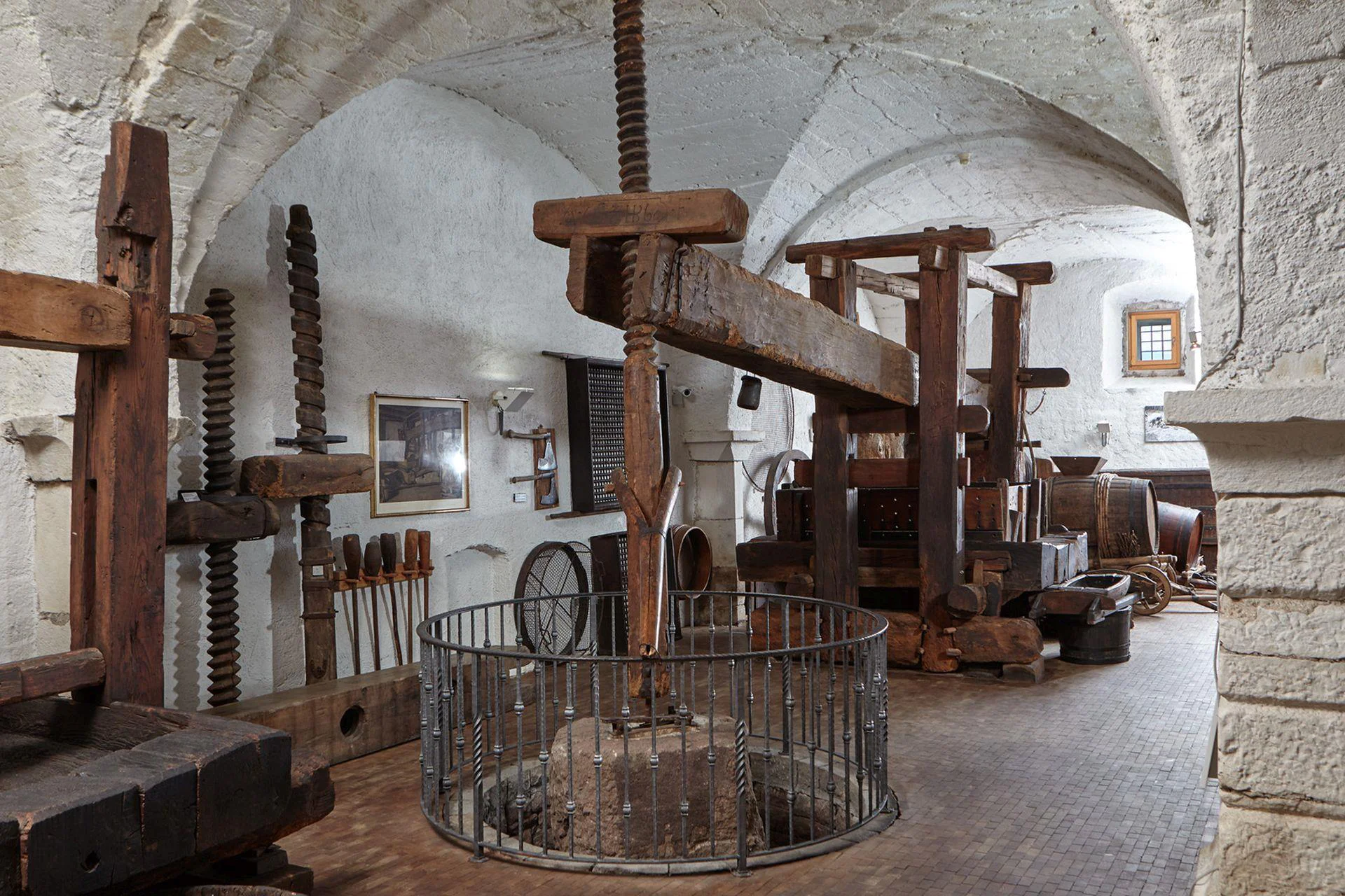 Museo provinciale del vino Caldaro sulla Strada del Vino 3 suedtirol.info