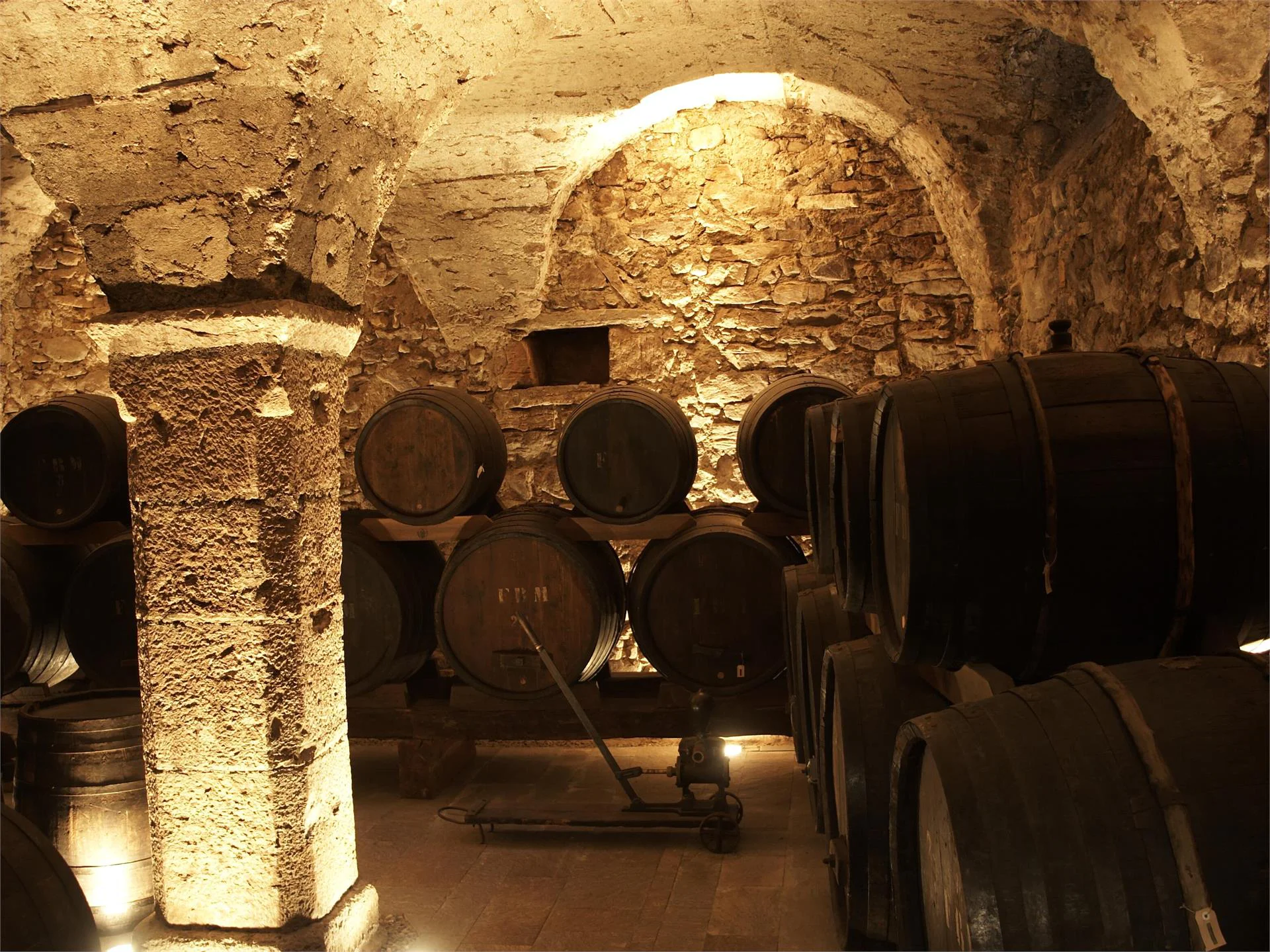 Museo provinciale del vino Caldaro sulla Strada del Vino 8 suedtirol.info
