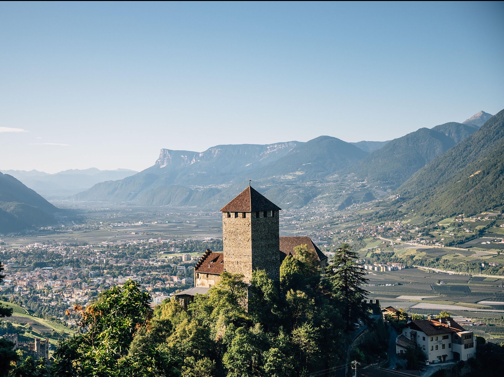 Tyrol Castle  - Meran/Merano and environs - #1 - suedtirol.info
