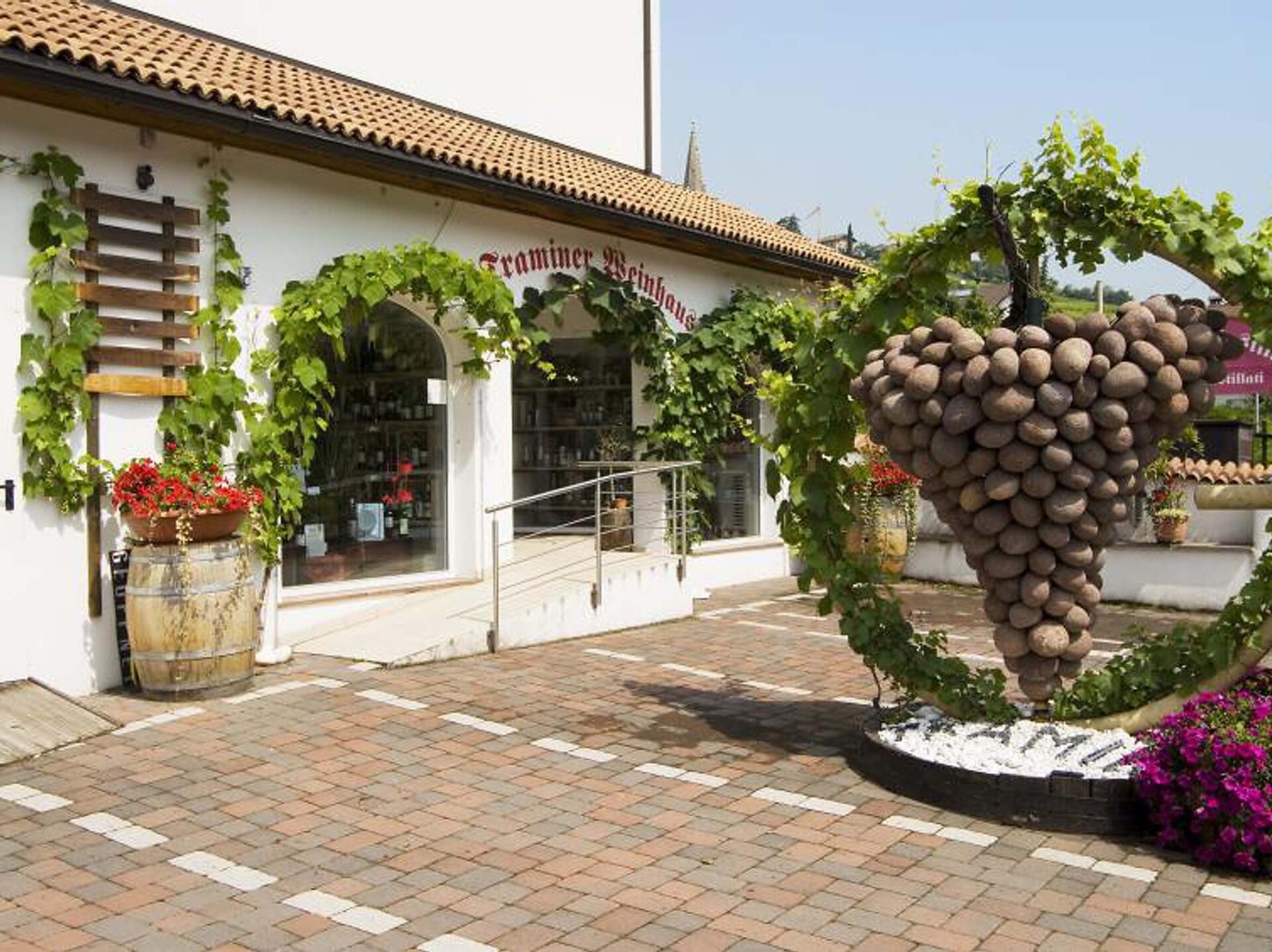 s' Traminer Weinhaus Tramin an der Weinstraße 1 suedtirol.info