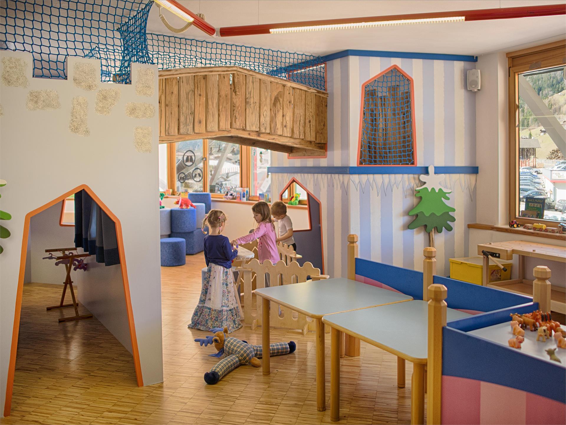 Skikindergarten Klausberg Ahrntal 1 suedtirol.info