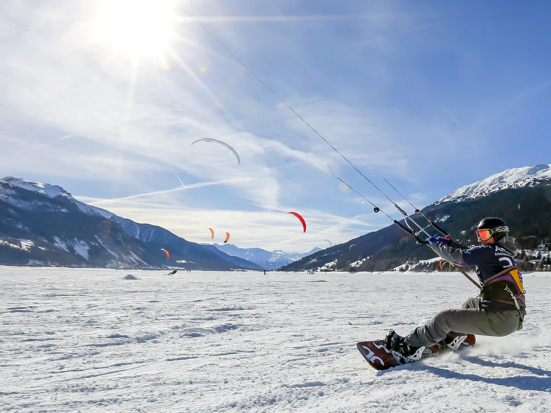 Snowkite sul lago di Resia e sul lago di San Valentino