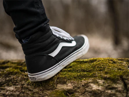 Vans nere chiuse discount