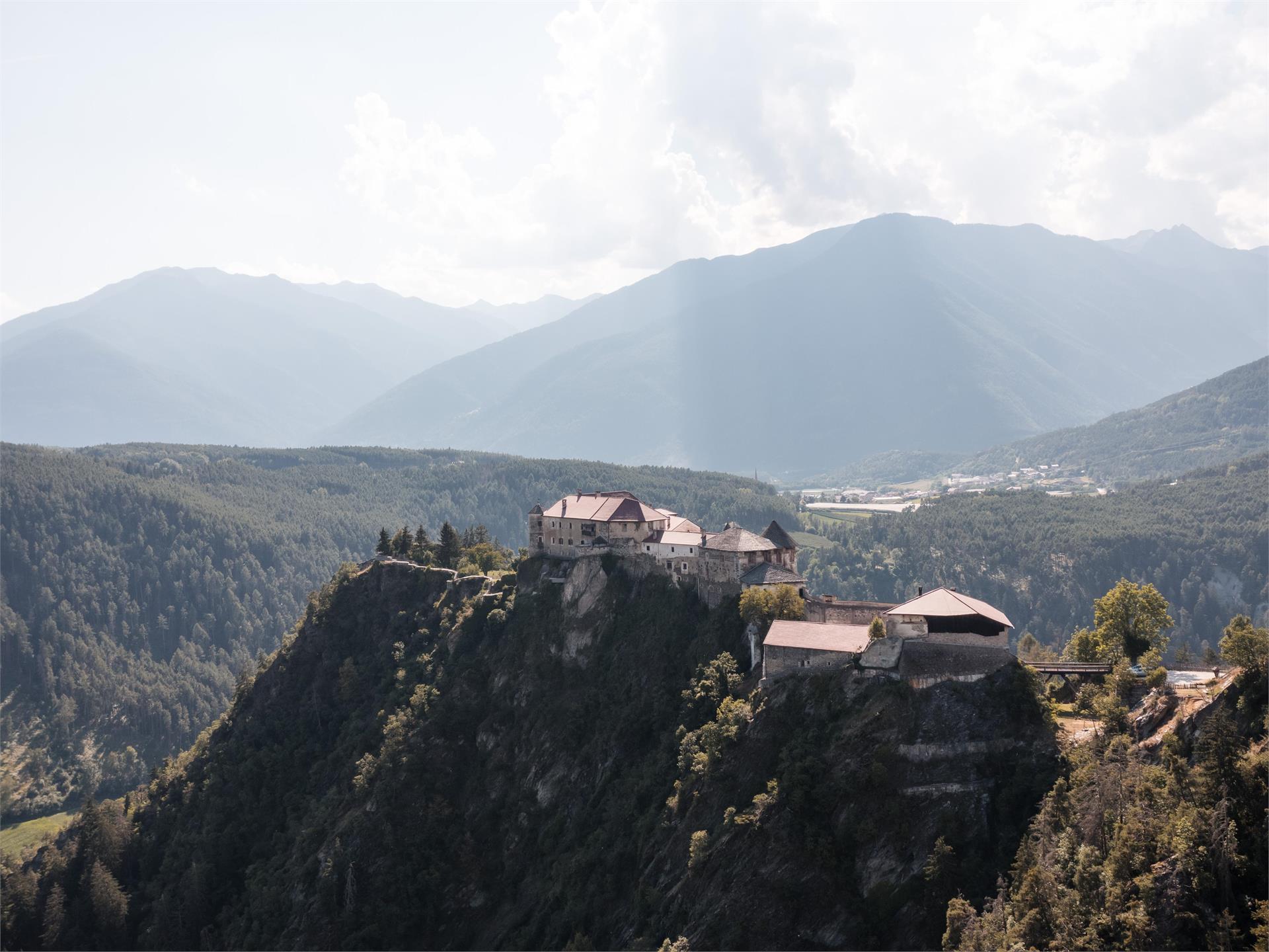 Rodenegg Castle Rodeneck/Rodengo 2 suedtirol.info