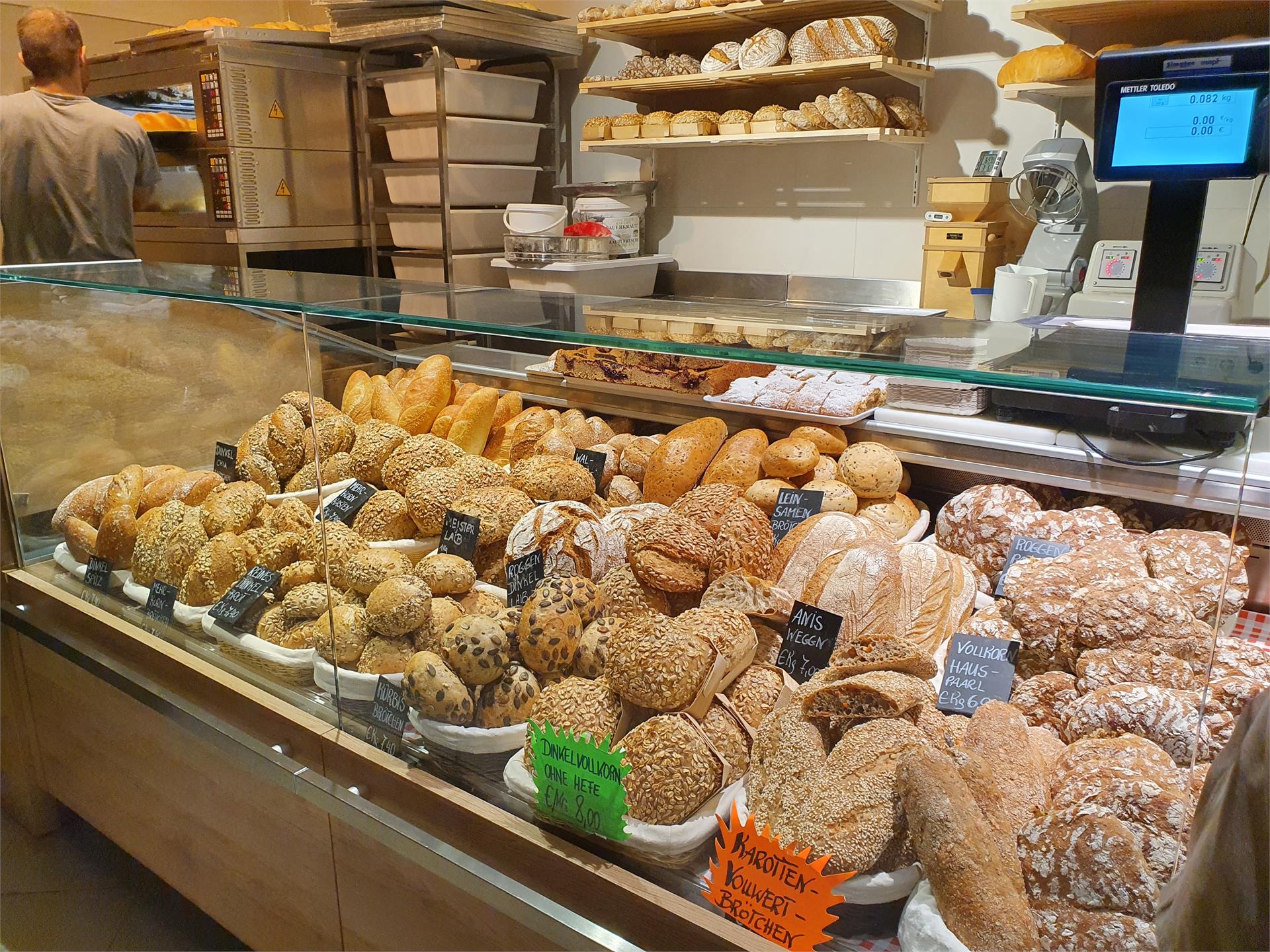 Tschöll Supermarket - Tschöll's Baked Goods Manufacture St.Martin in Passeier/San Martino in Passiria 2 suedtirol.info