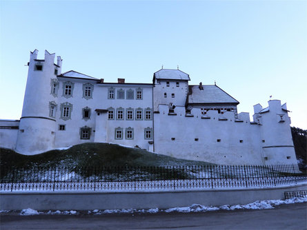 Schloss Ehrenburg Kiens 3 suedtirol.info