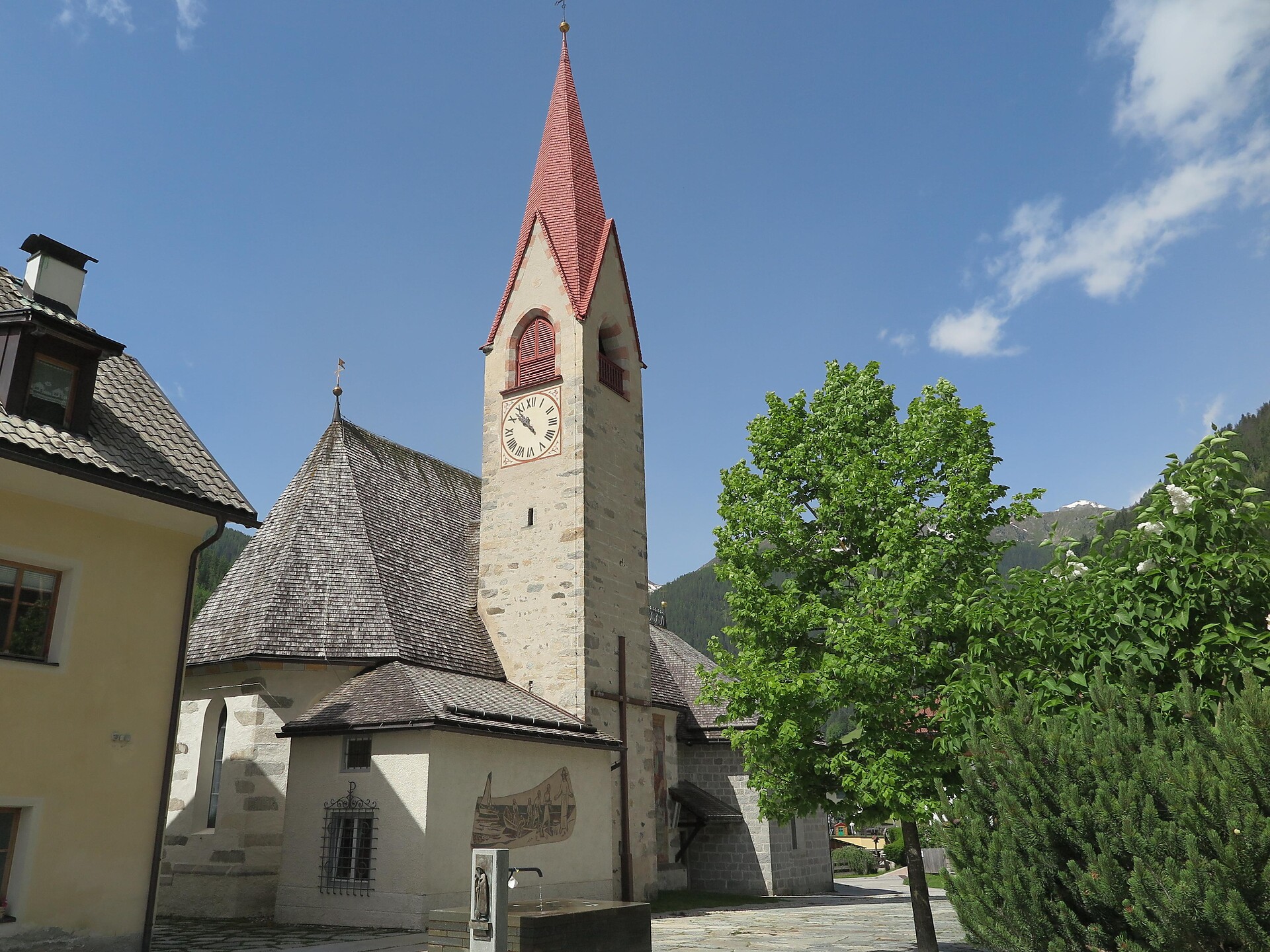 Fountain St. Jakob Weißenbach church