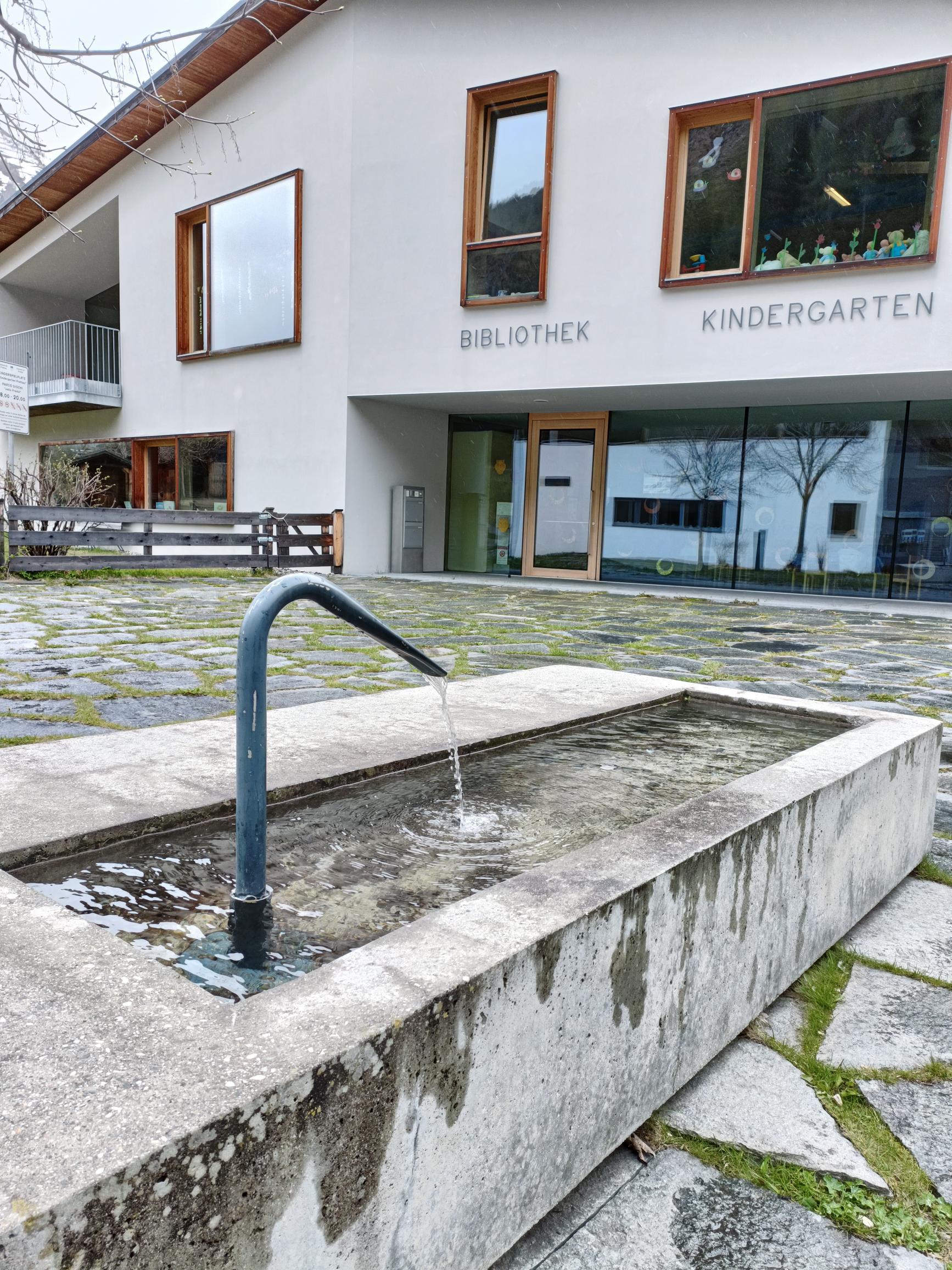 Fontana di acqua potabile Predoi presso l'asilo Predoi 1 suedtirol.info