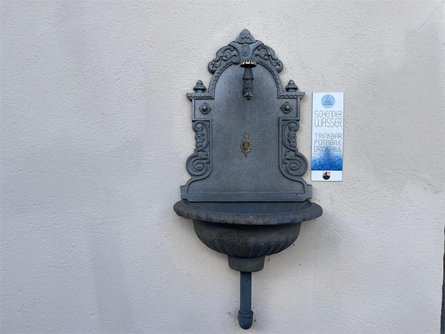 Trinkwasserbrunnen beim Ritterhof  1 suedtirol.info