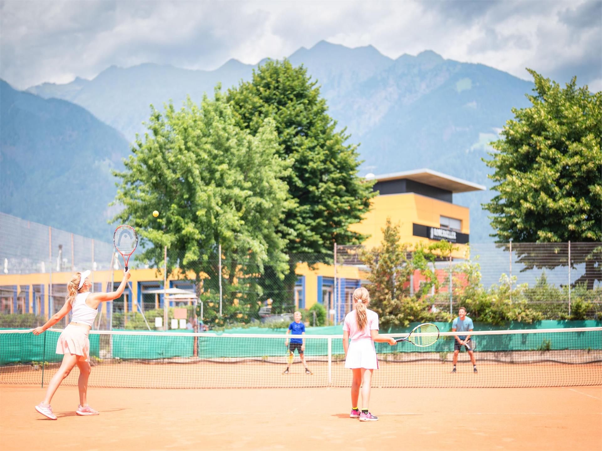 Tennis court facility in Schenna Schenna/Scena 1 suedtirol.info