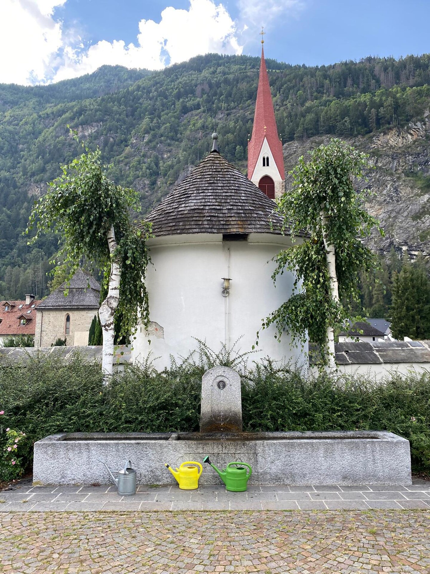 Trinkwasserbrunnen Pfarre Taufers Sand in Taufers 1 suedtirol.info